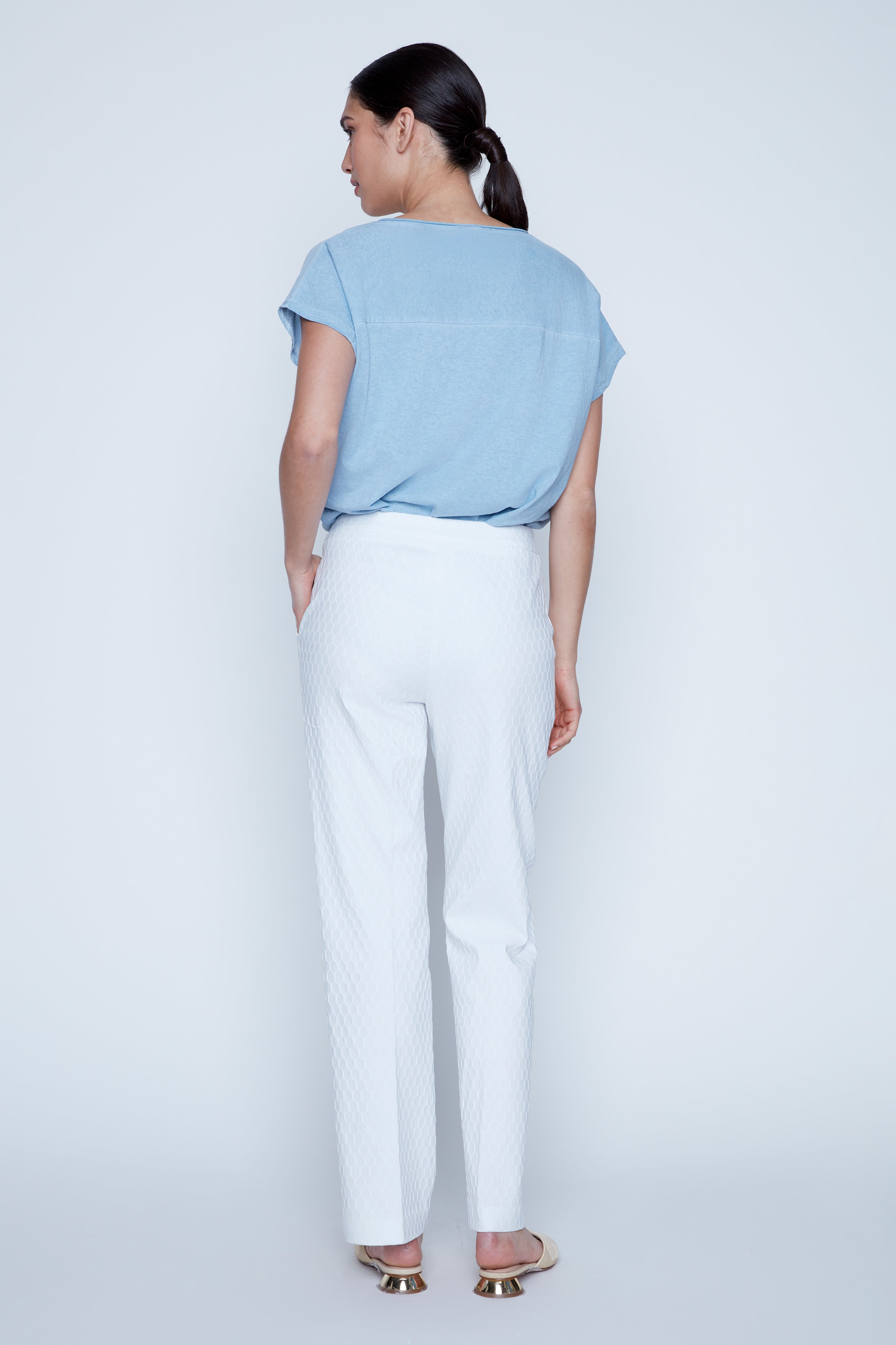Le pantalon à jambe droite