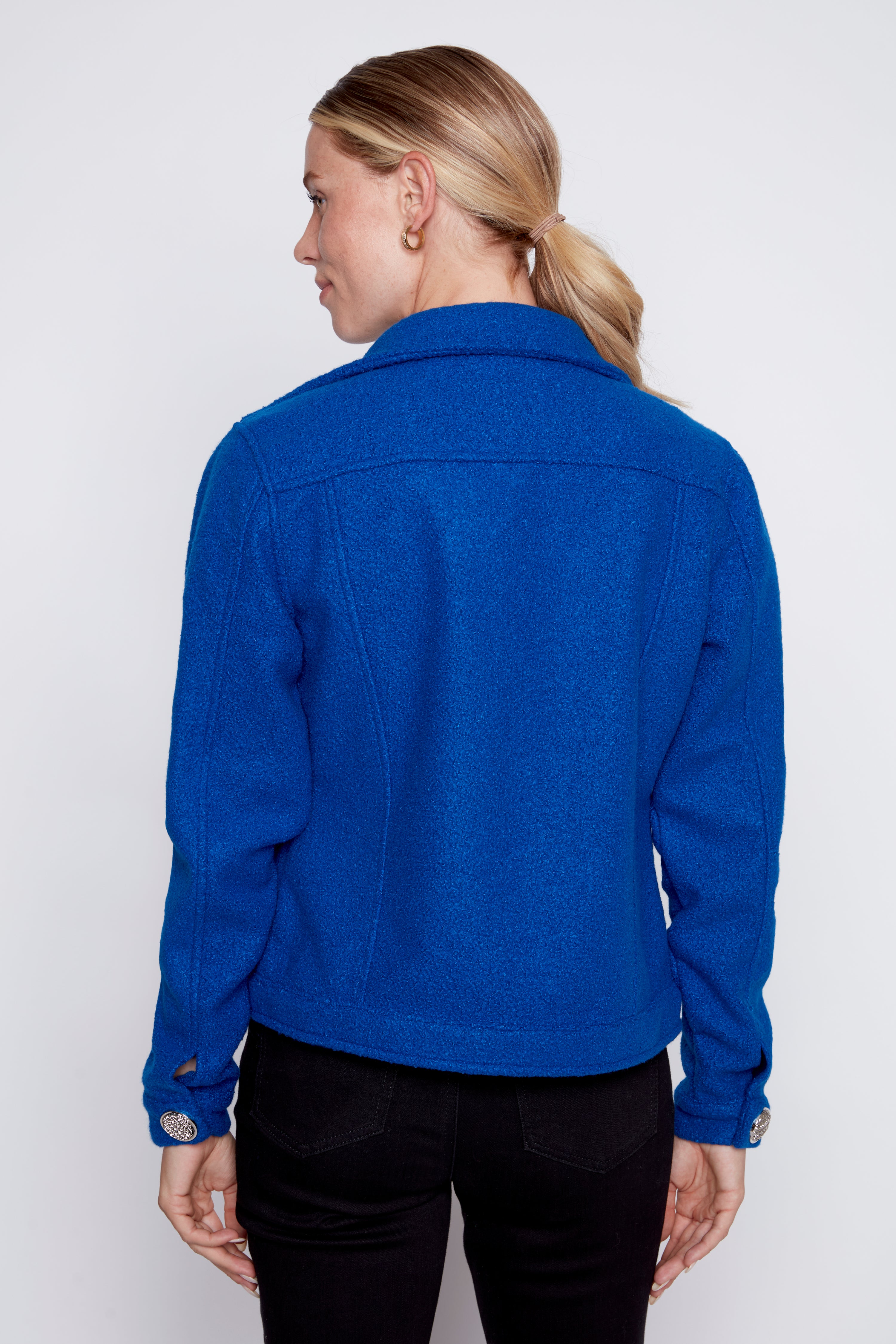 La veste en laine bouillie à gros boutons