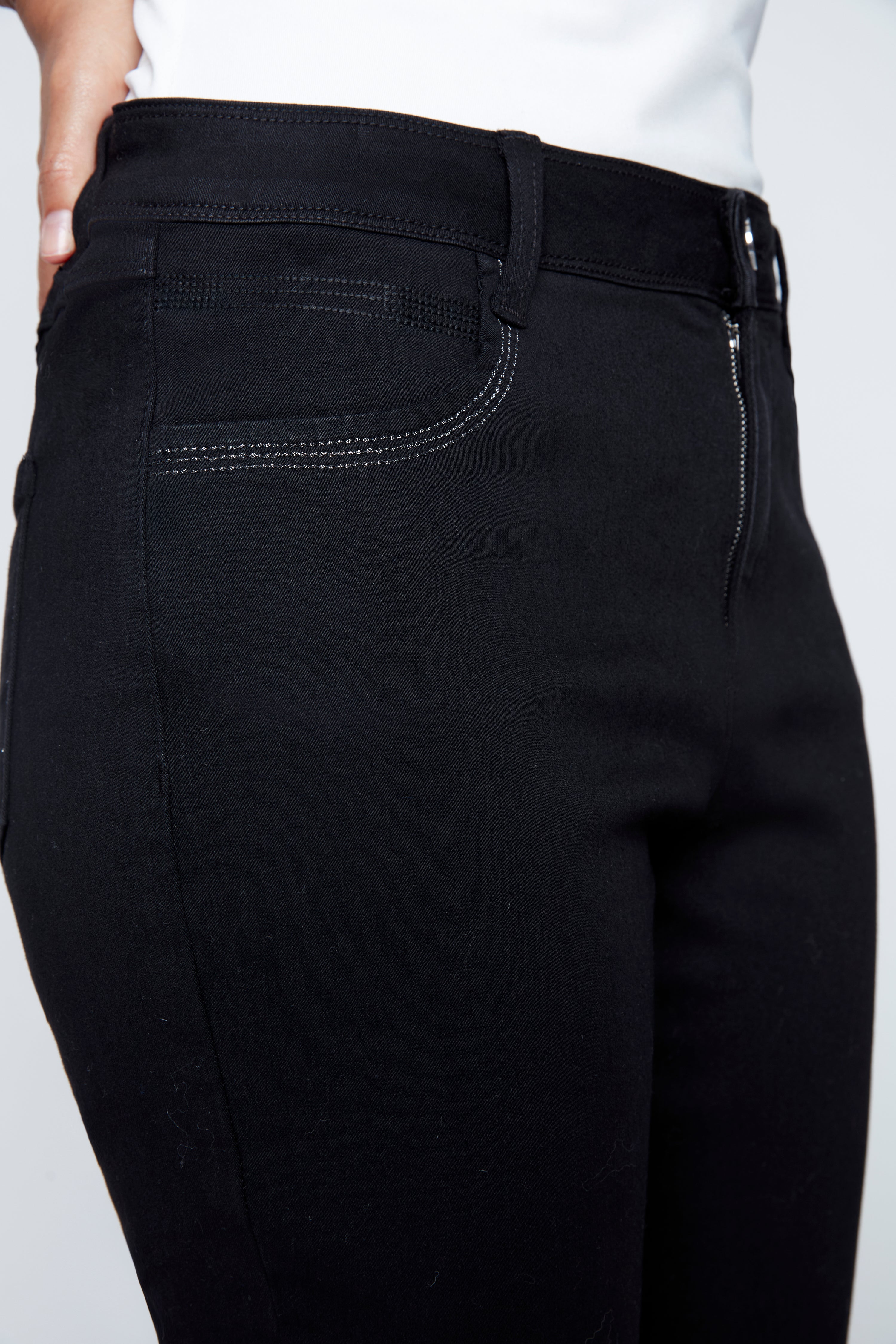 Straight leg rhinestone detail jean