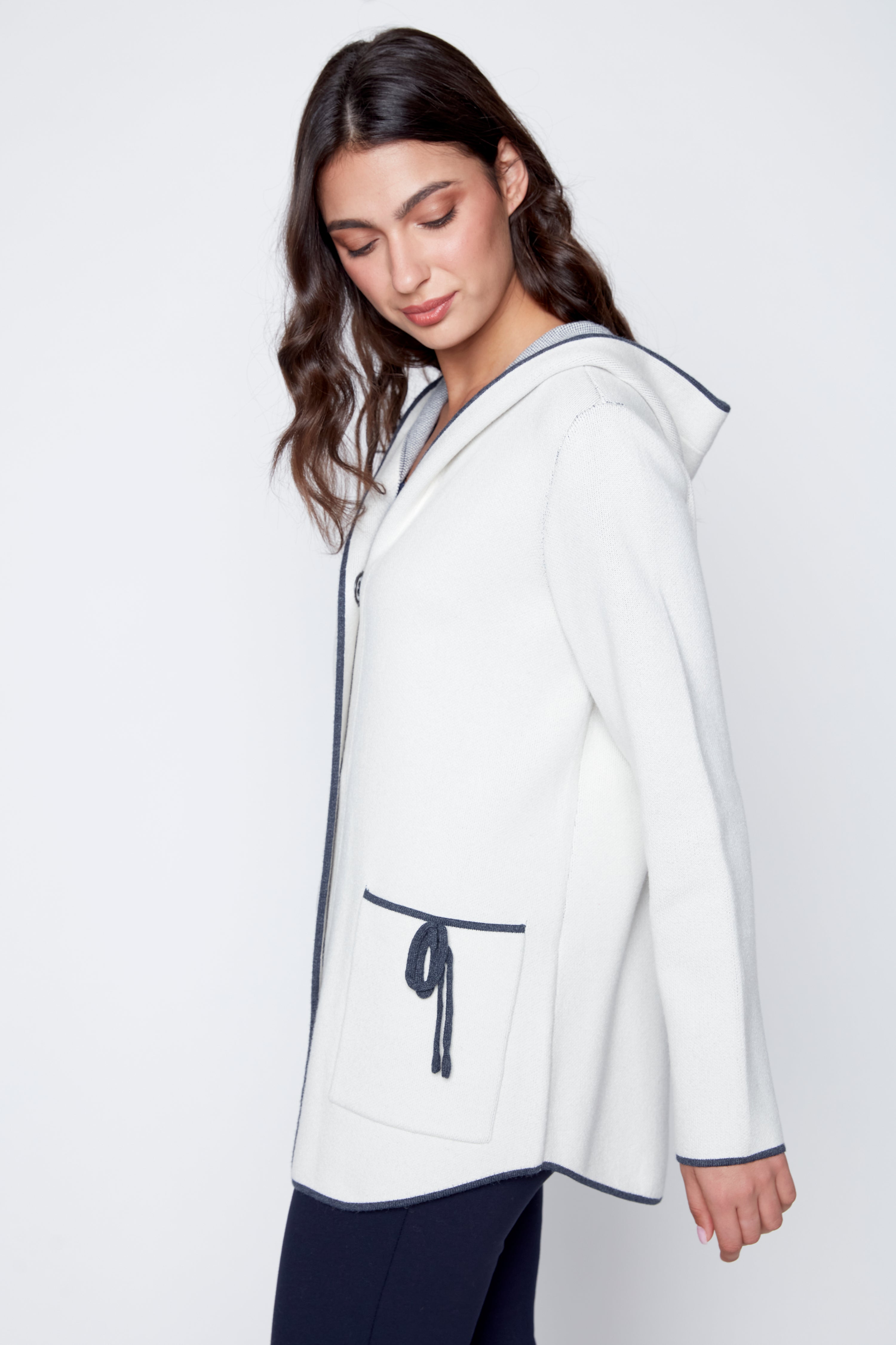 Le cardigan à détails croisés