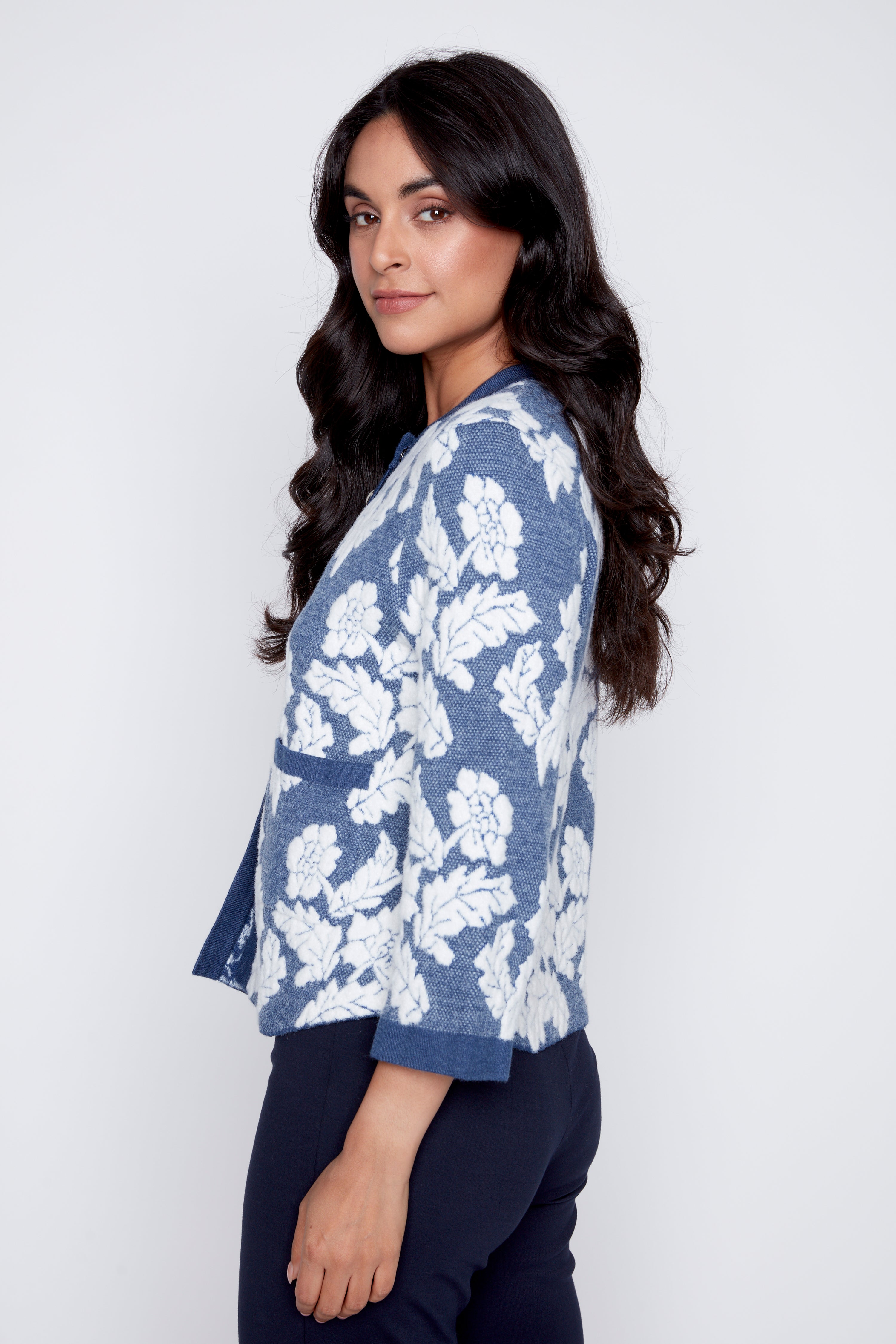 Le cardigan jacquard fleuri