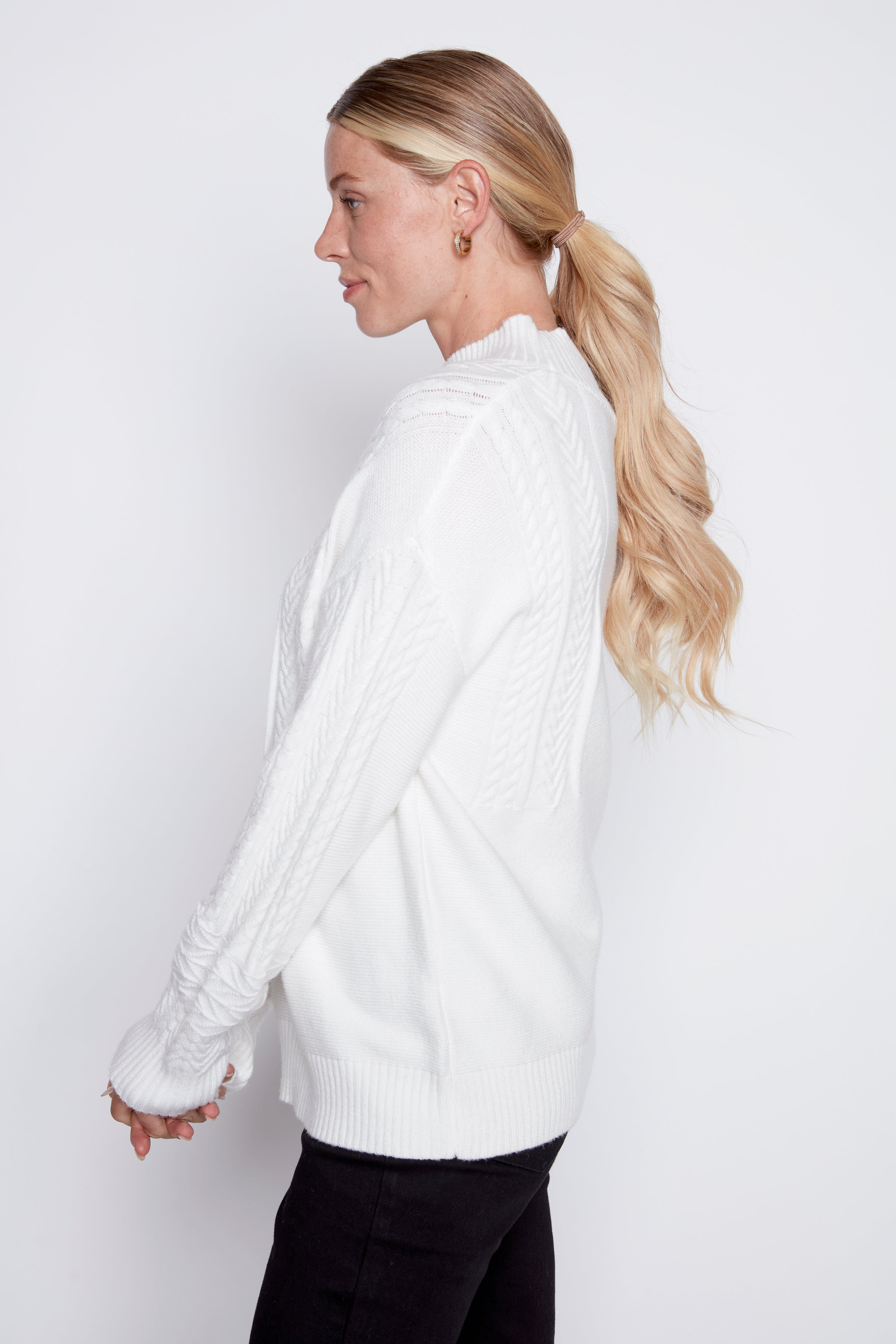 Solid cable design sweater