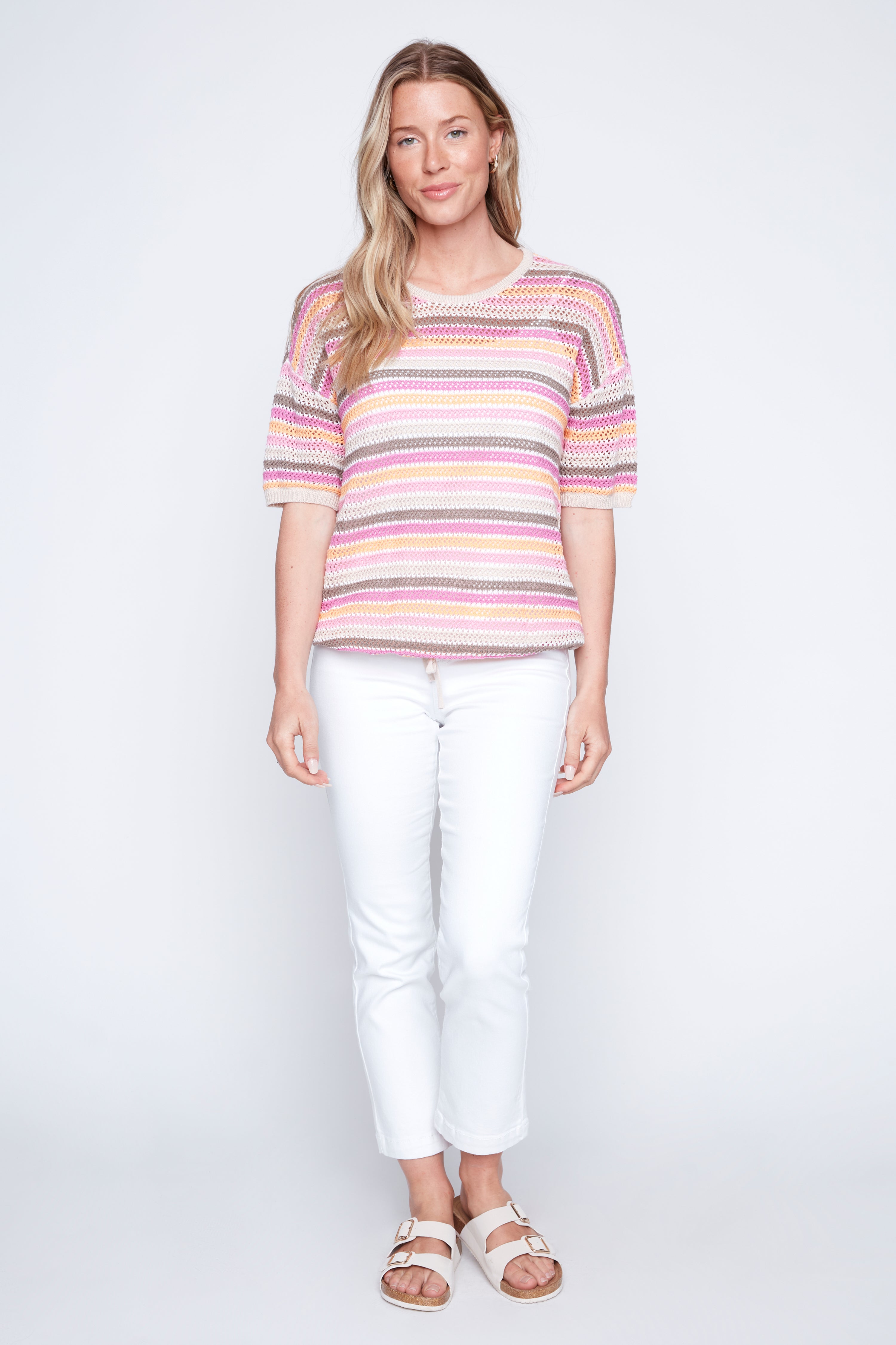 Le haut en coton rayé avec ourlet à cordon de serrage