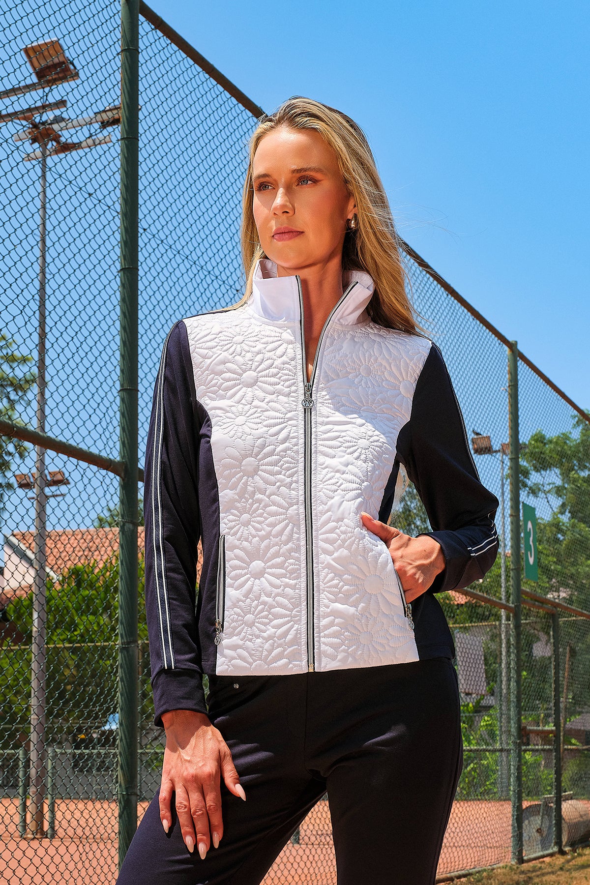 La veste matelassée à motifs floraux