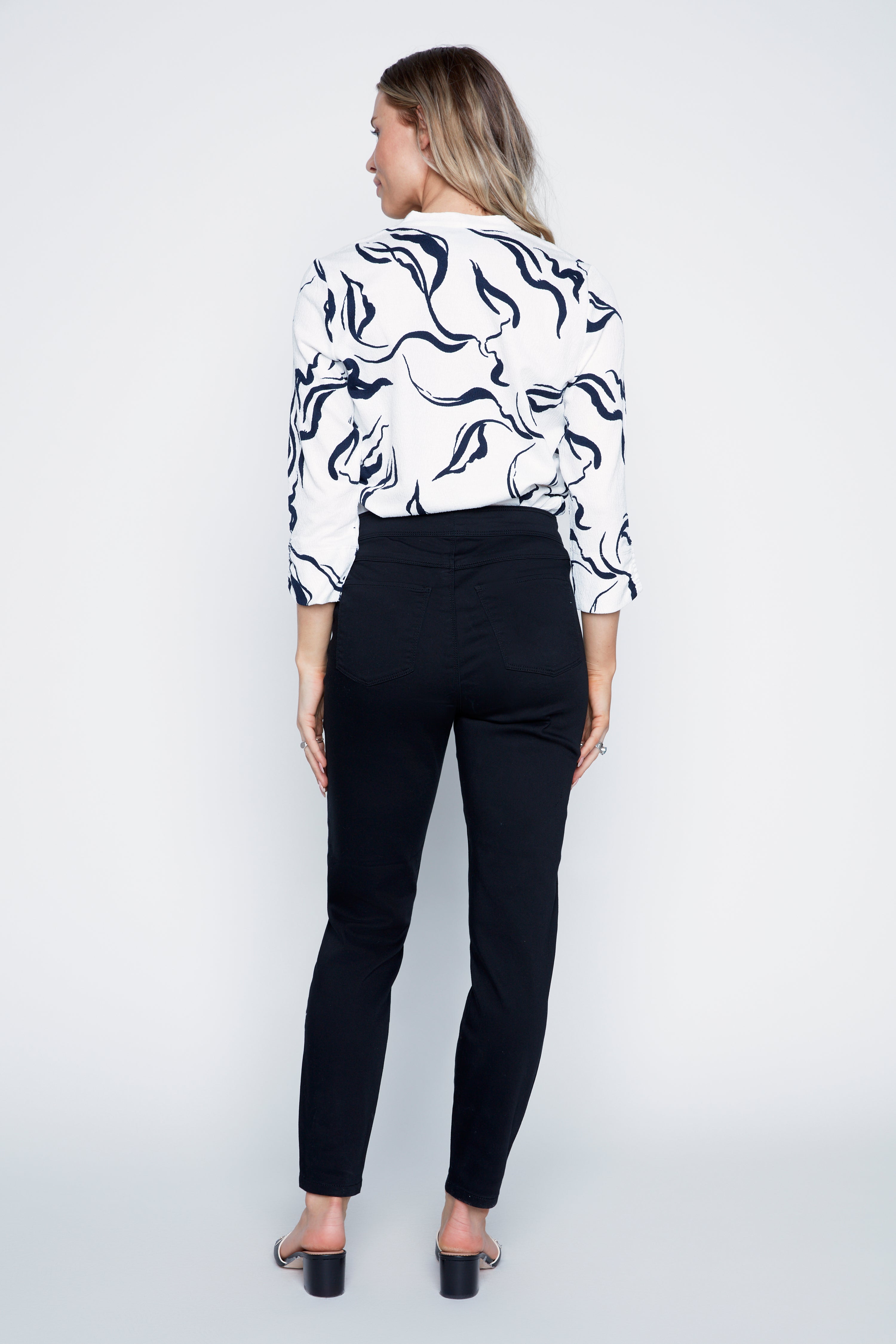 Pull on ankle jean
