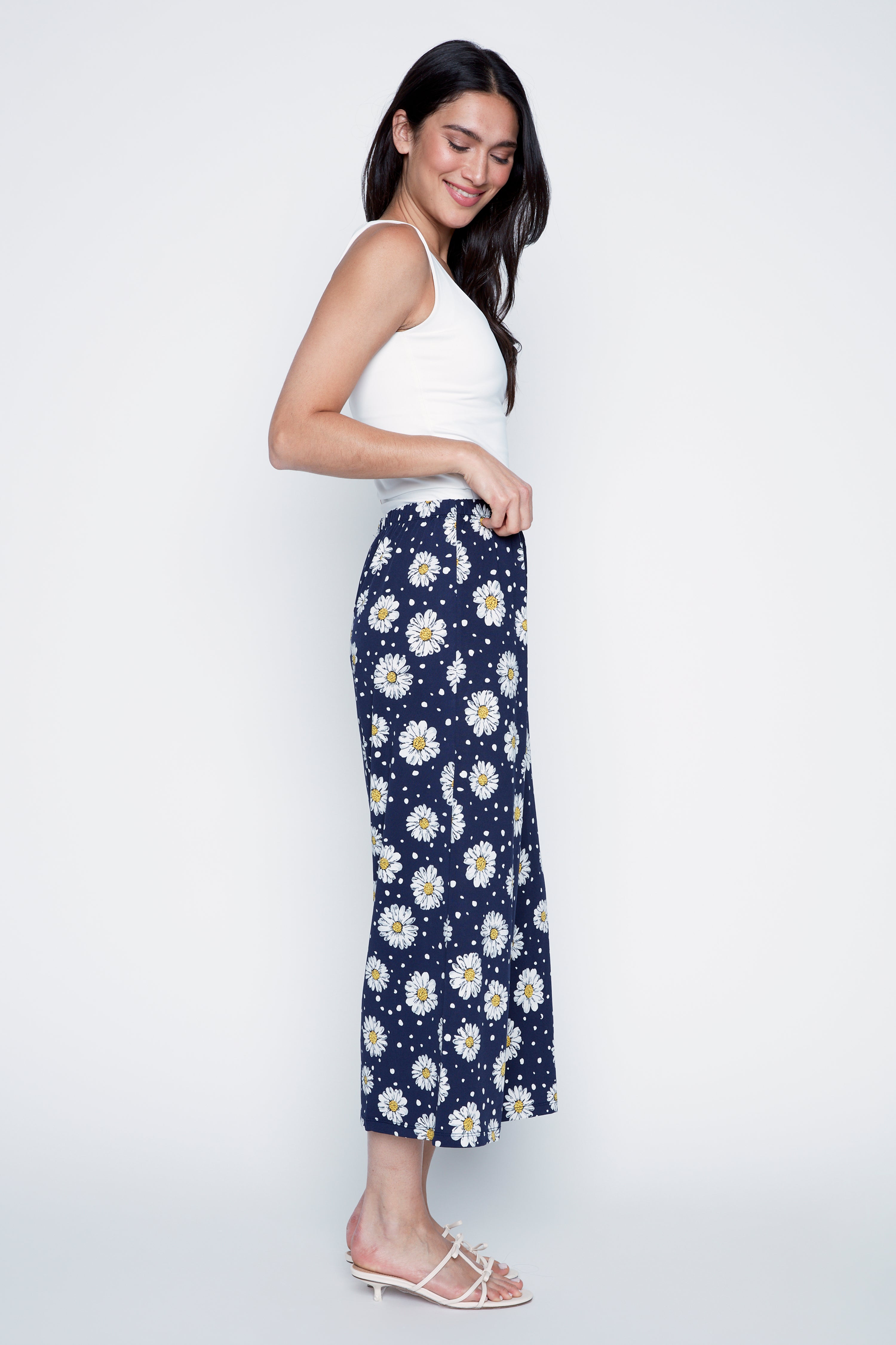 Daisy dot print gaucho pant