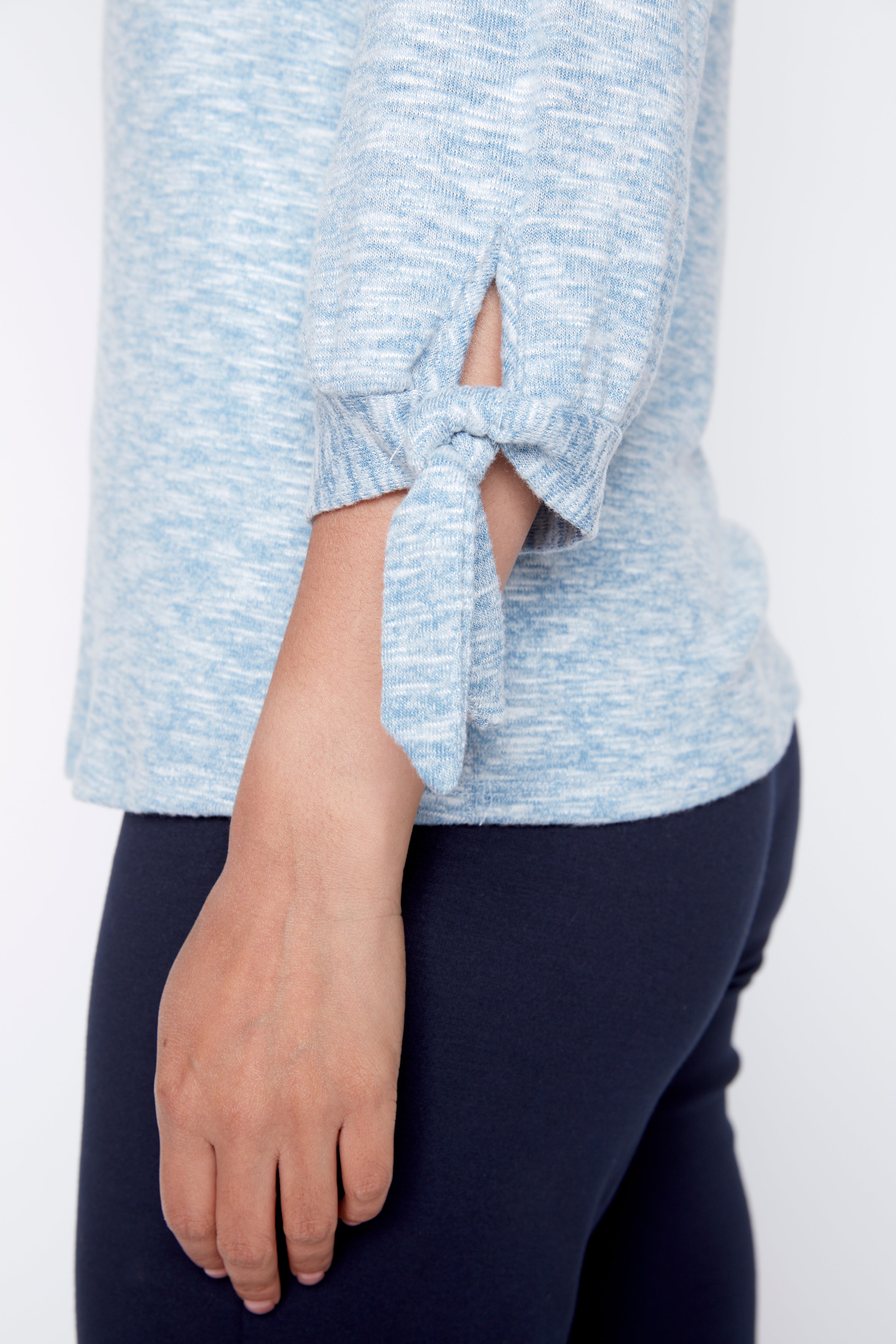 Le haut à motif mini pois