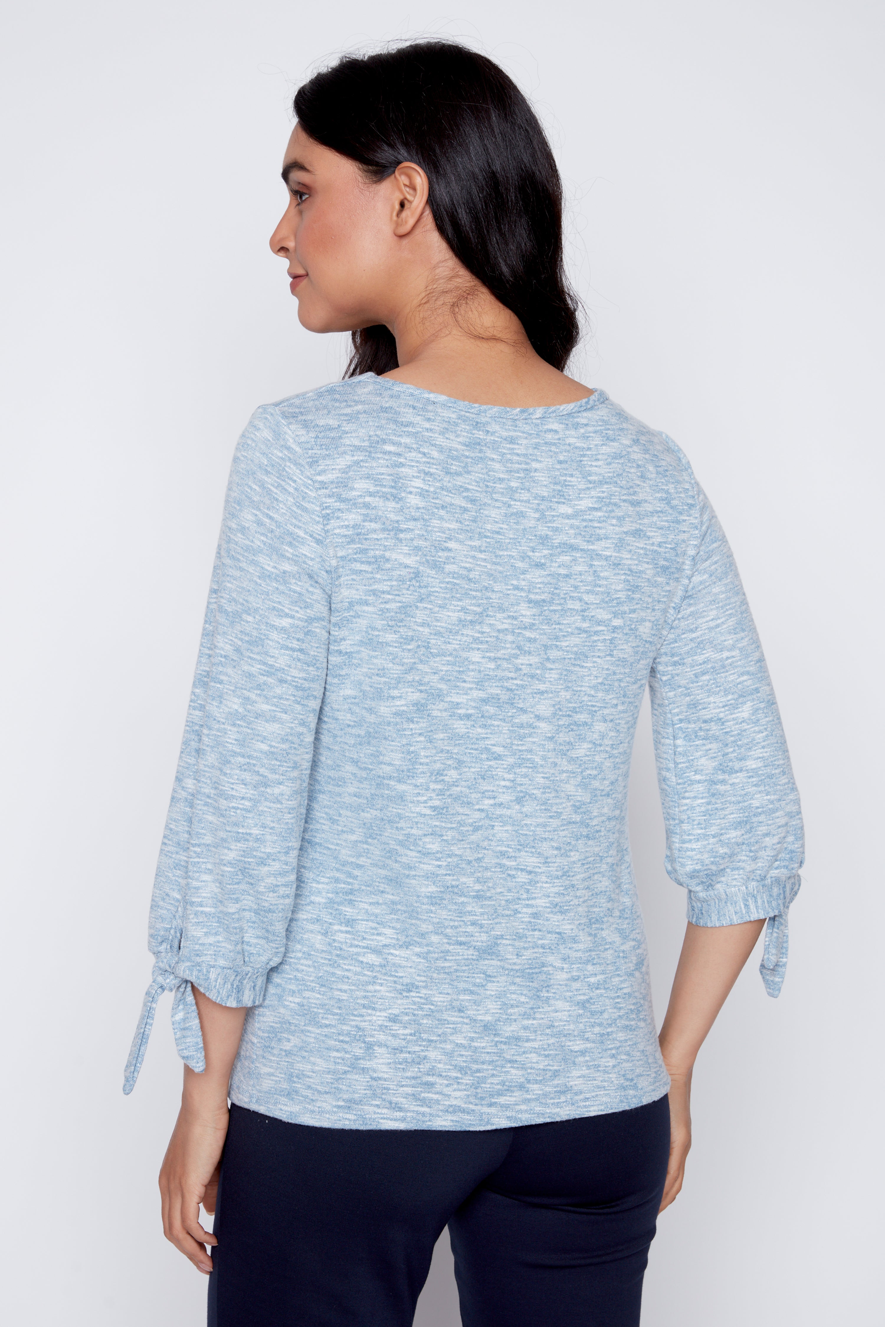 Le haut à motif mini pois