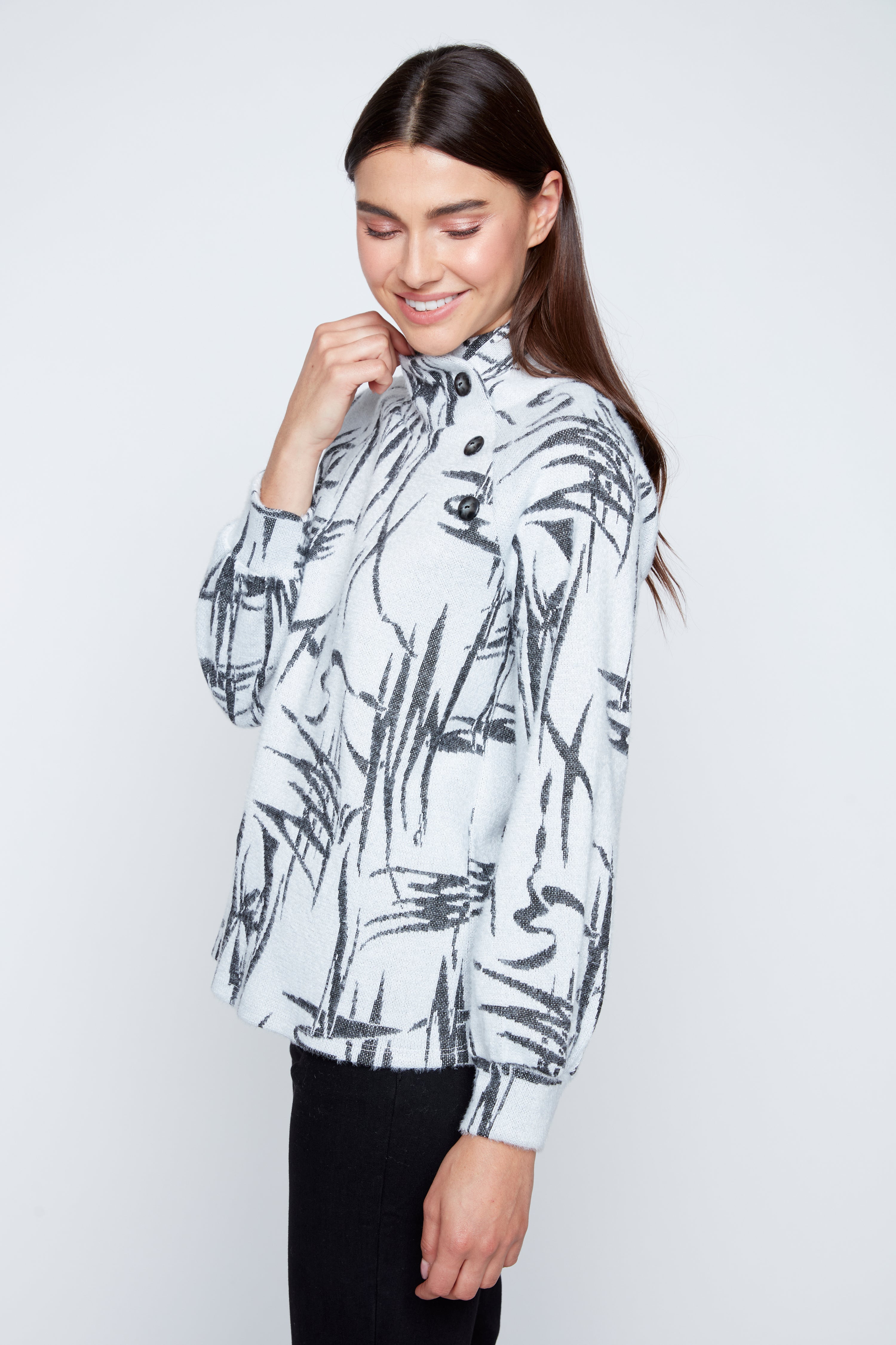 Eyelash top with button detail