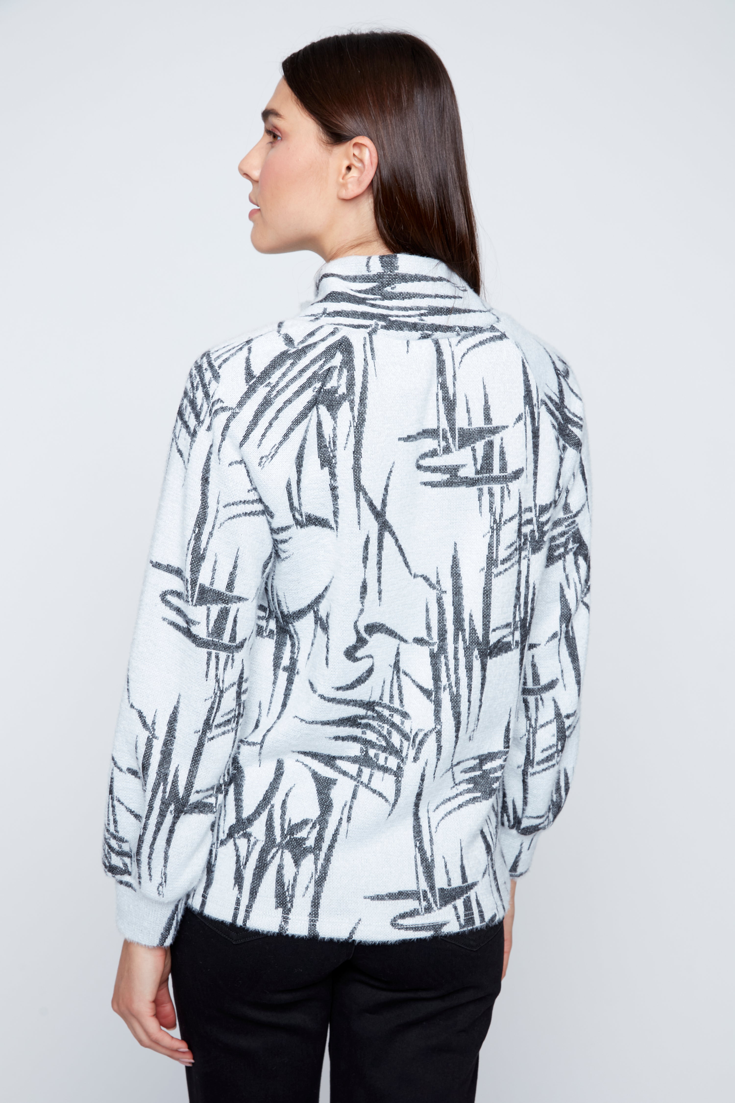 Eyelash top with button detail