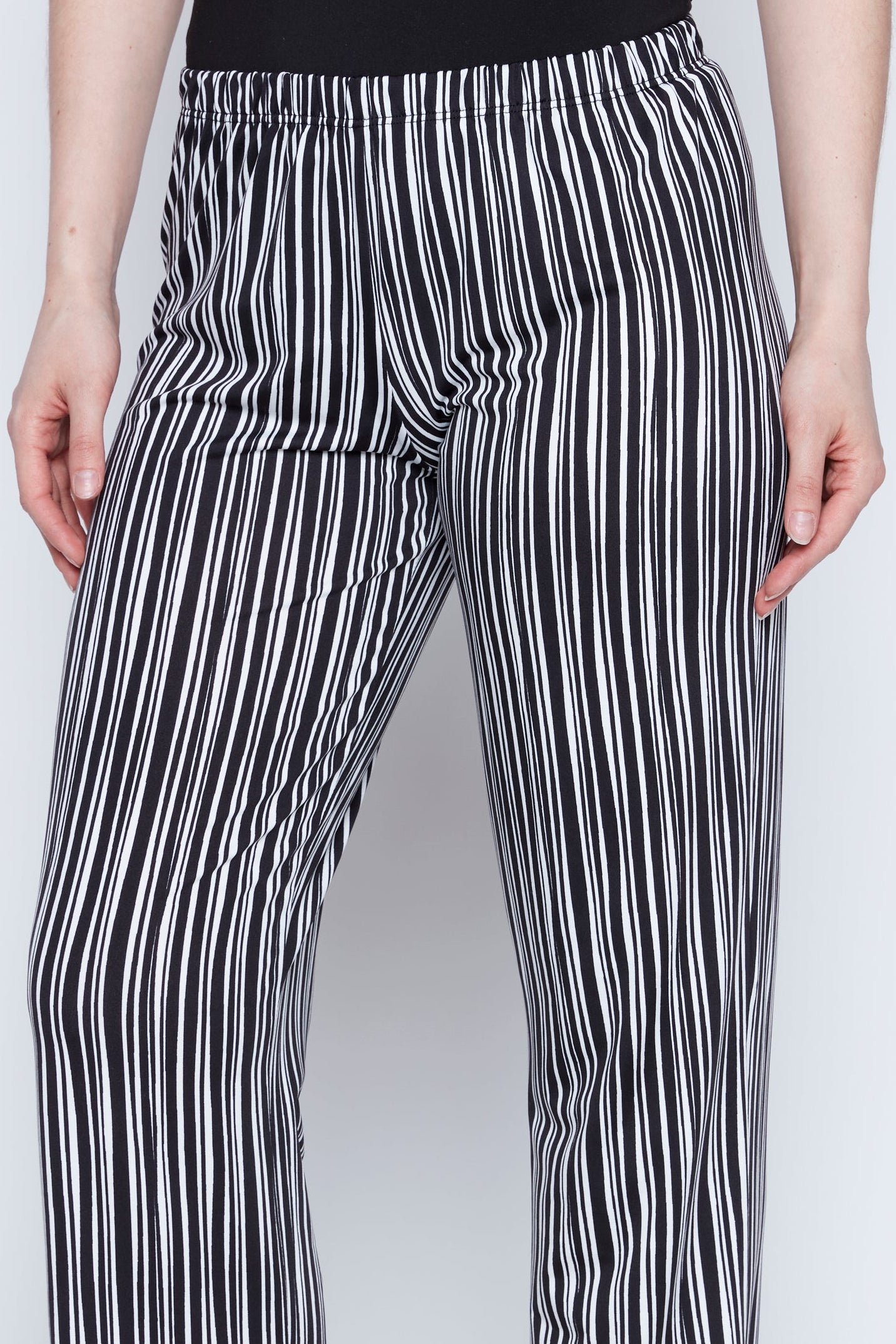 Black white stripe pant