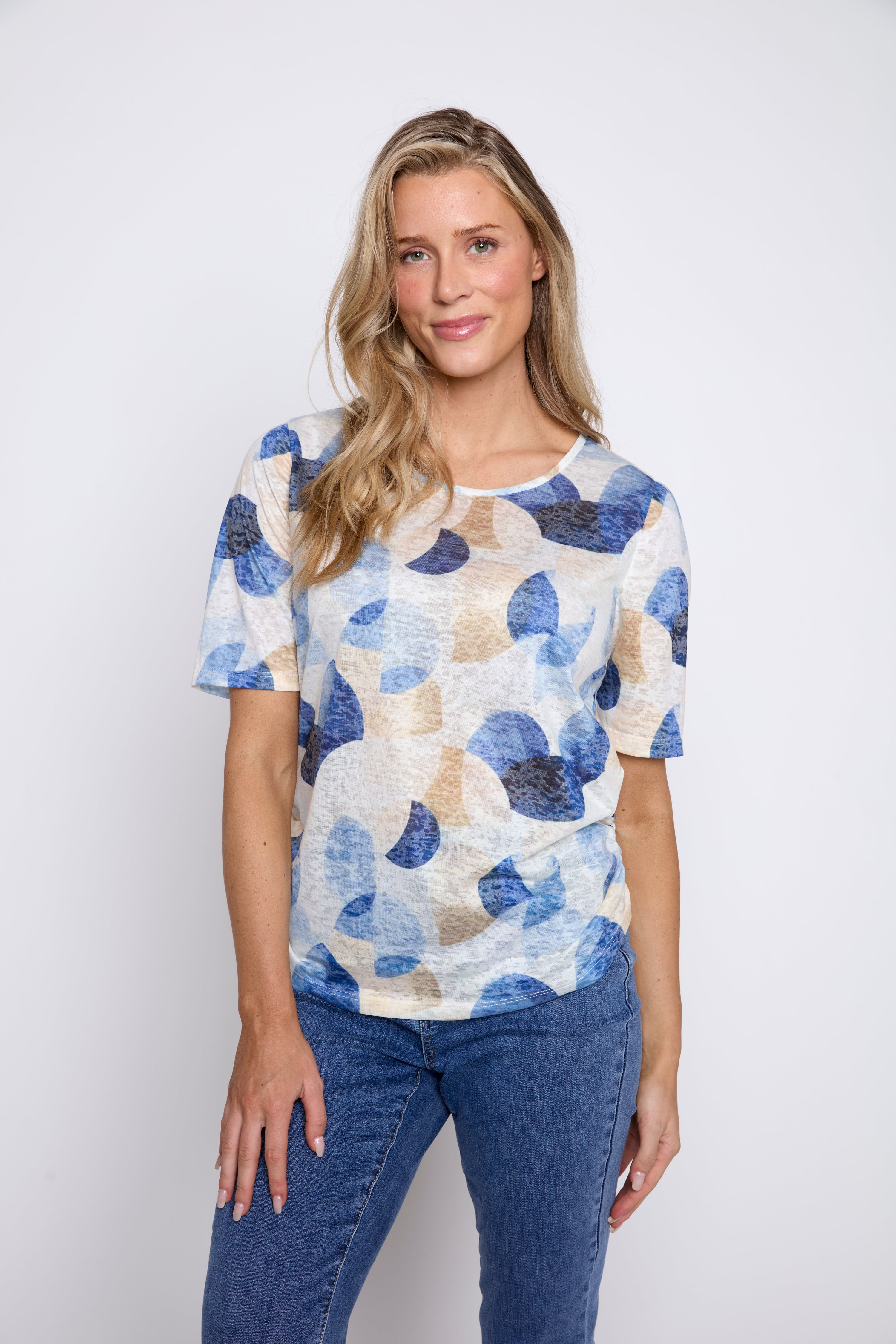 Le T-shirt imprimé à manches au coude dévoré