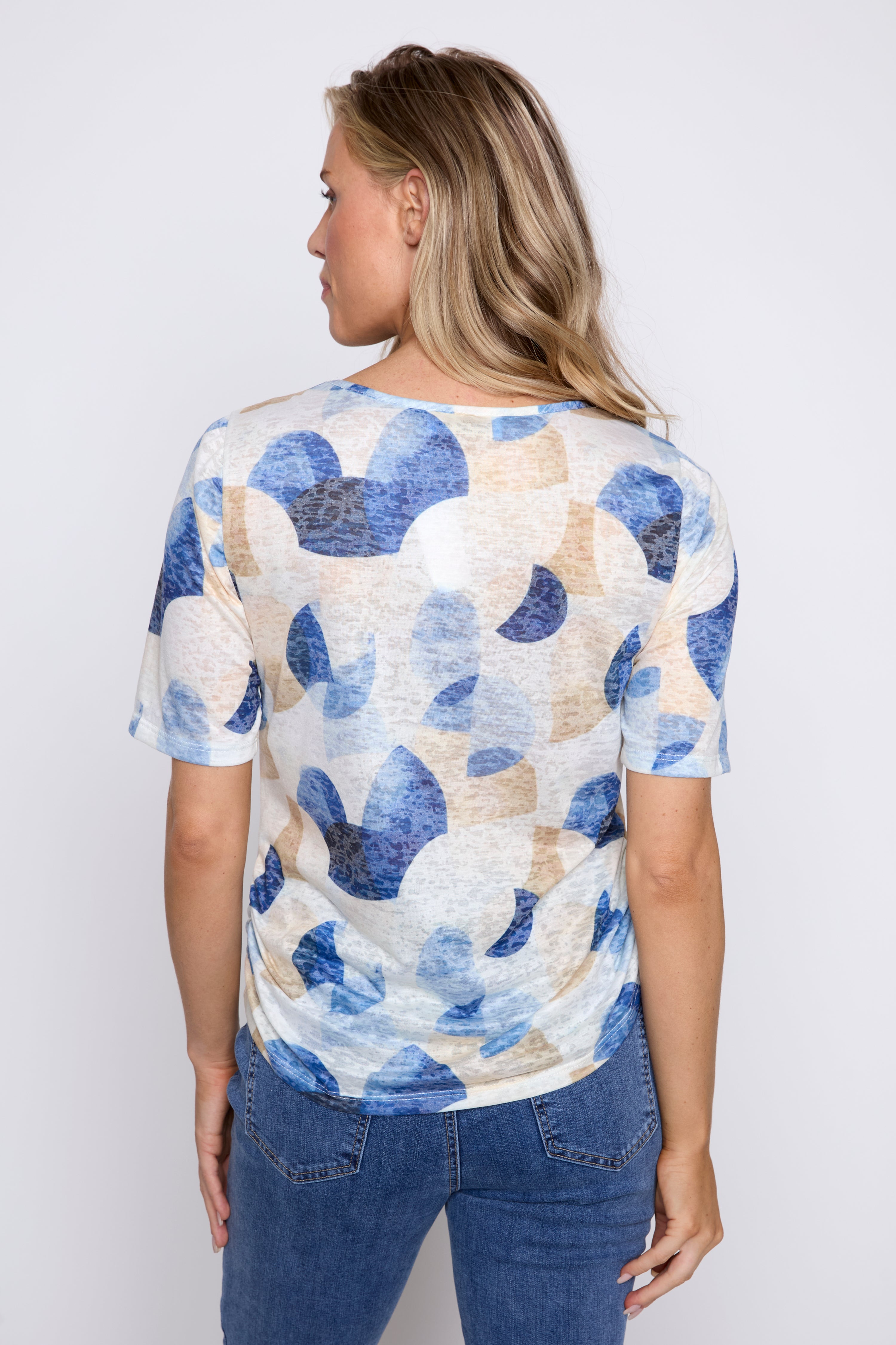 Le T-shirt imprimé à manches au coude dévoré