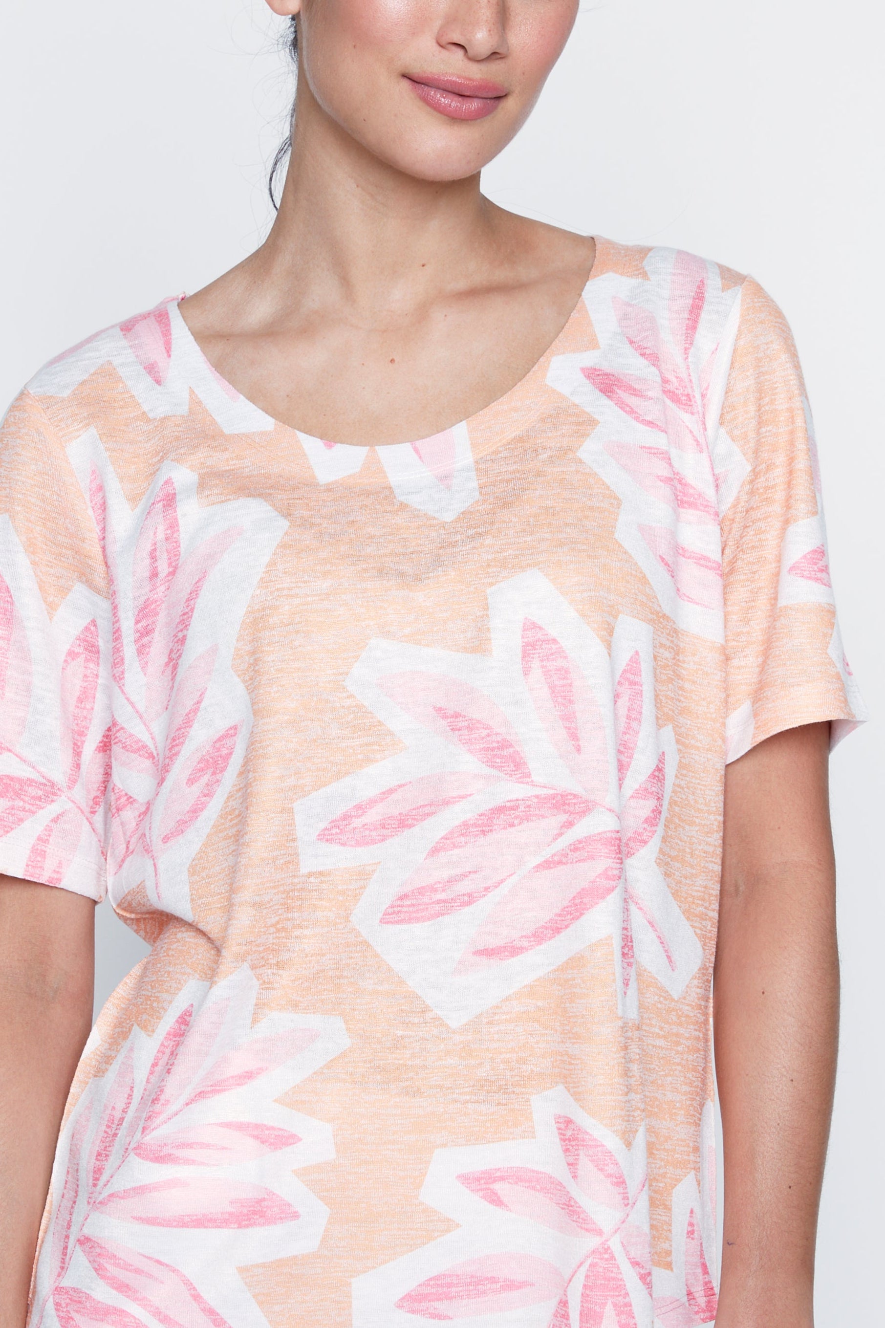 Big leaf print top