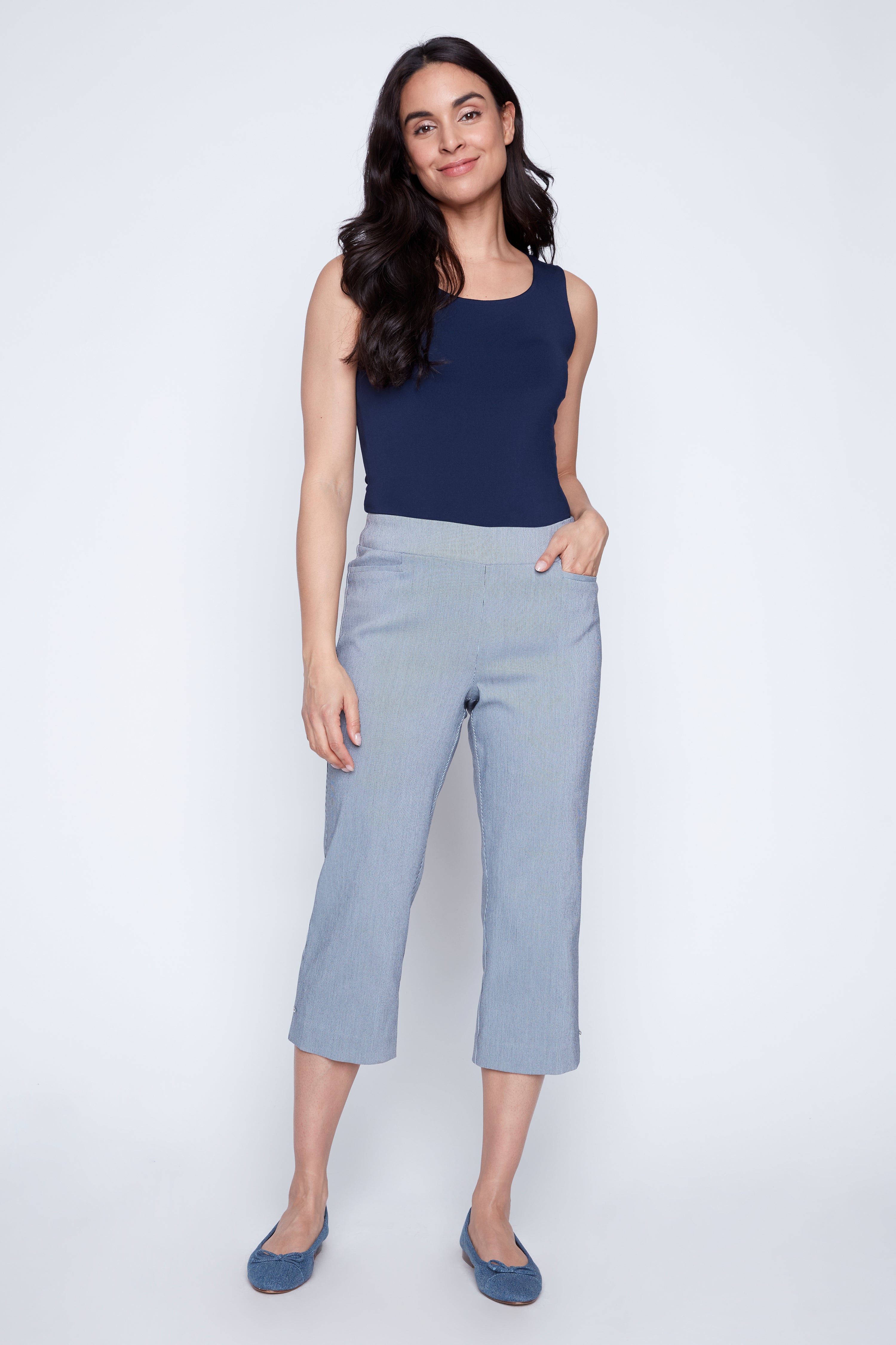 Le capri rayé à jambes étroite