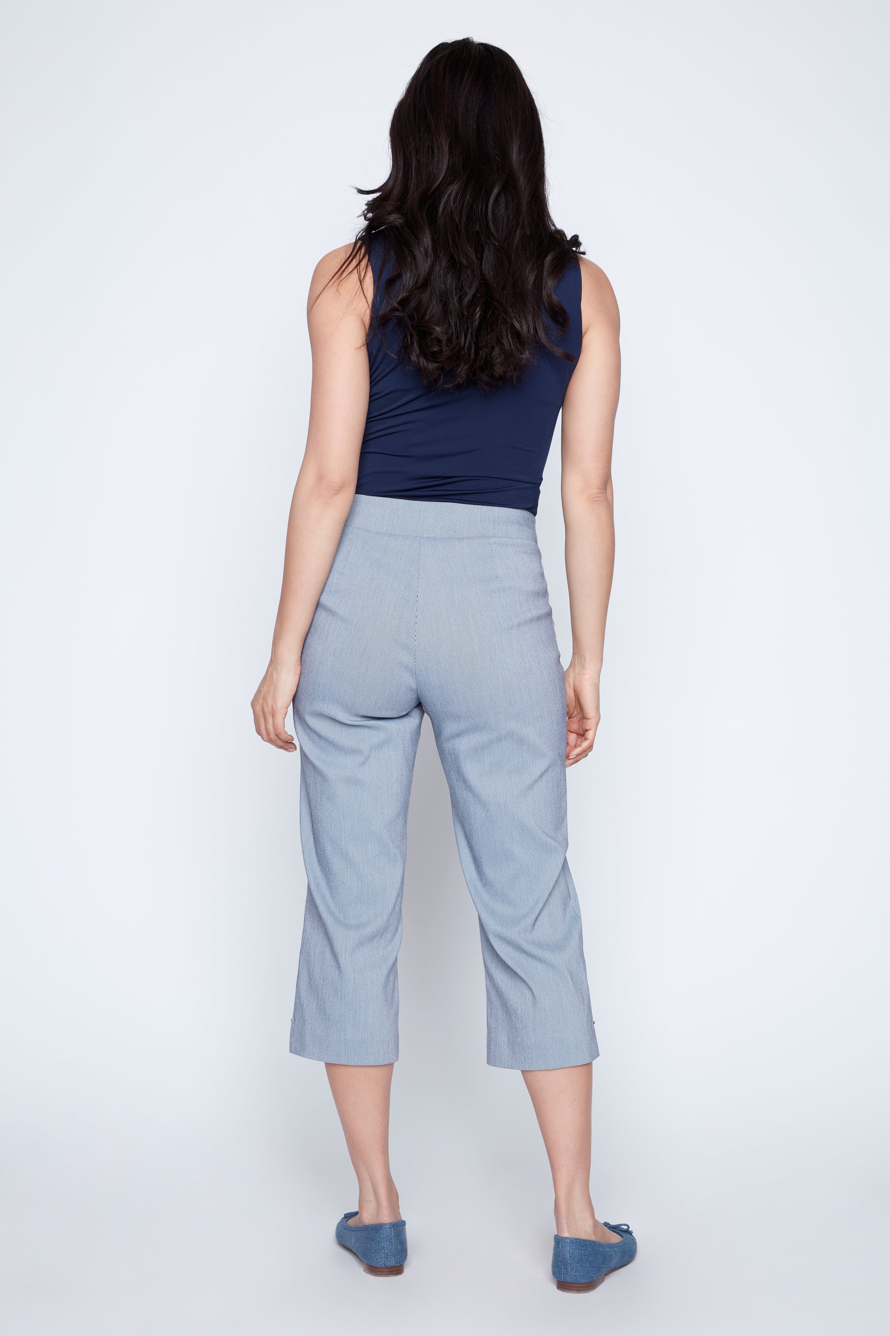 Le capri rayé à jambes étroite