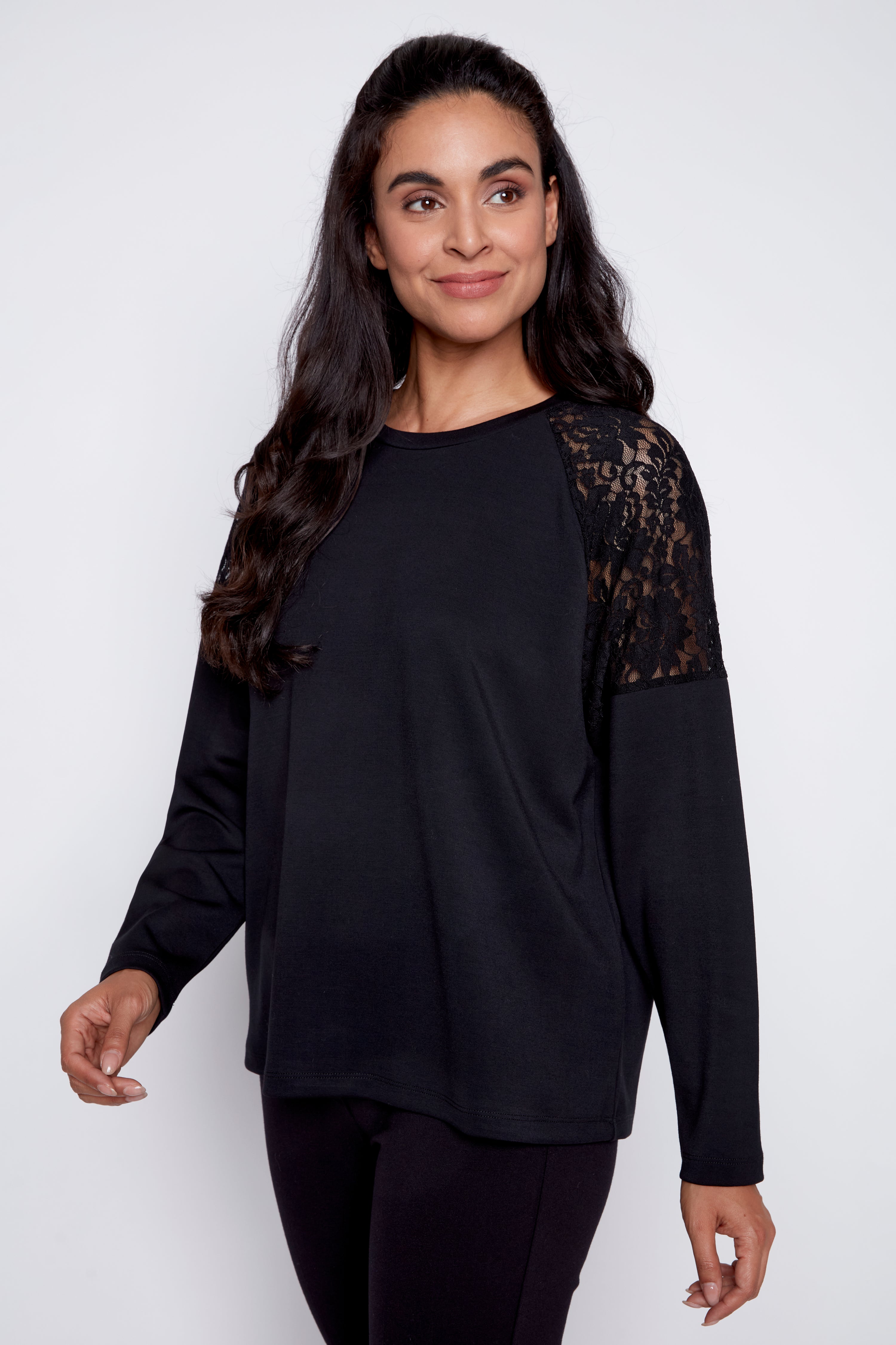 Le haut à bordure en dentelle