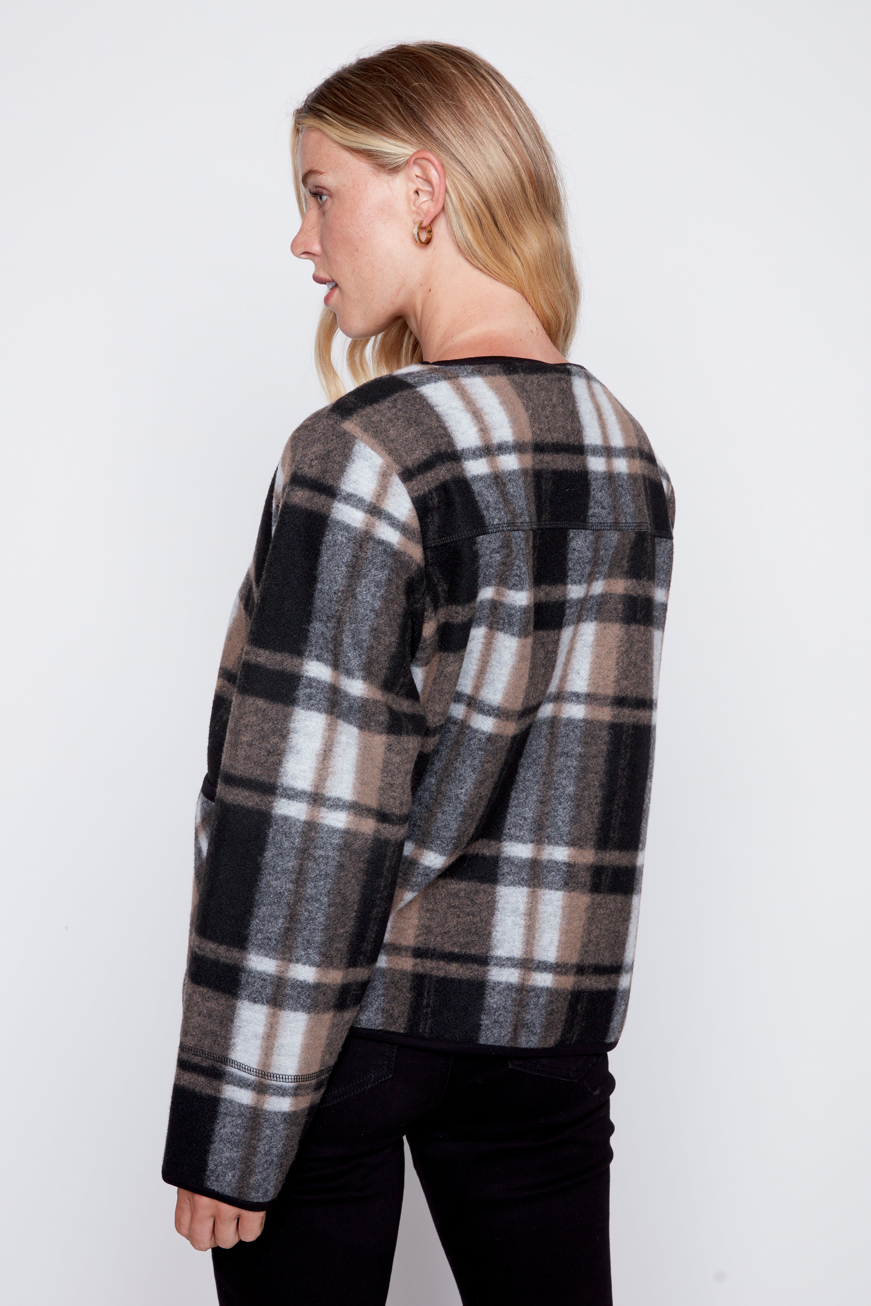 Collarless plaid jacket