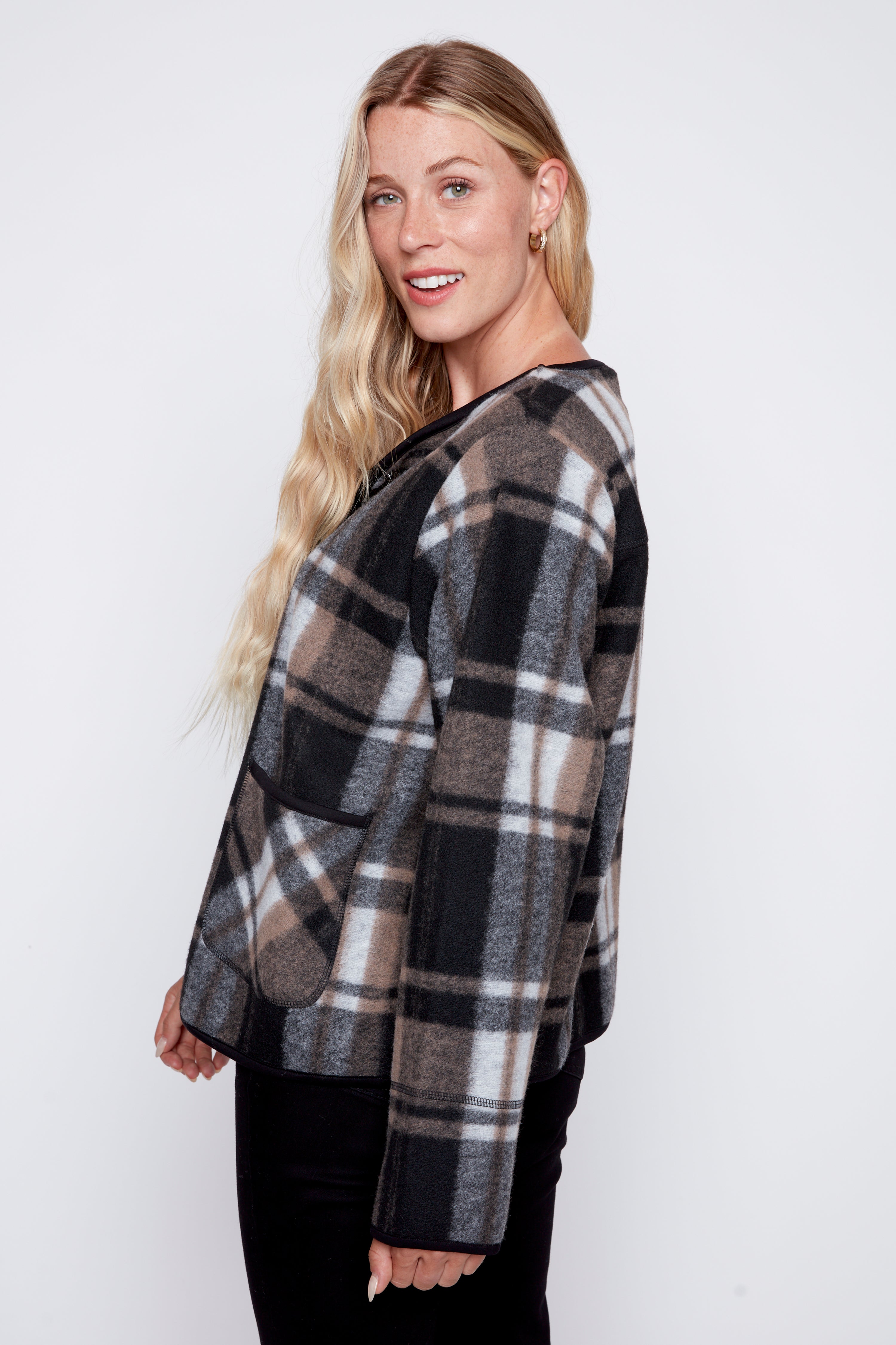 Collarless plaid jacket
