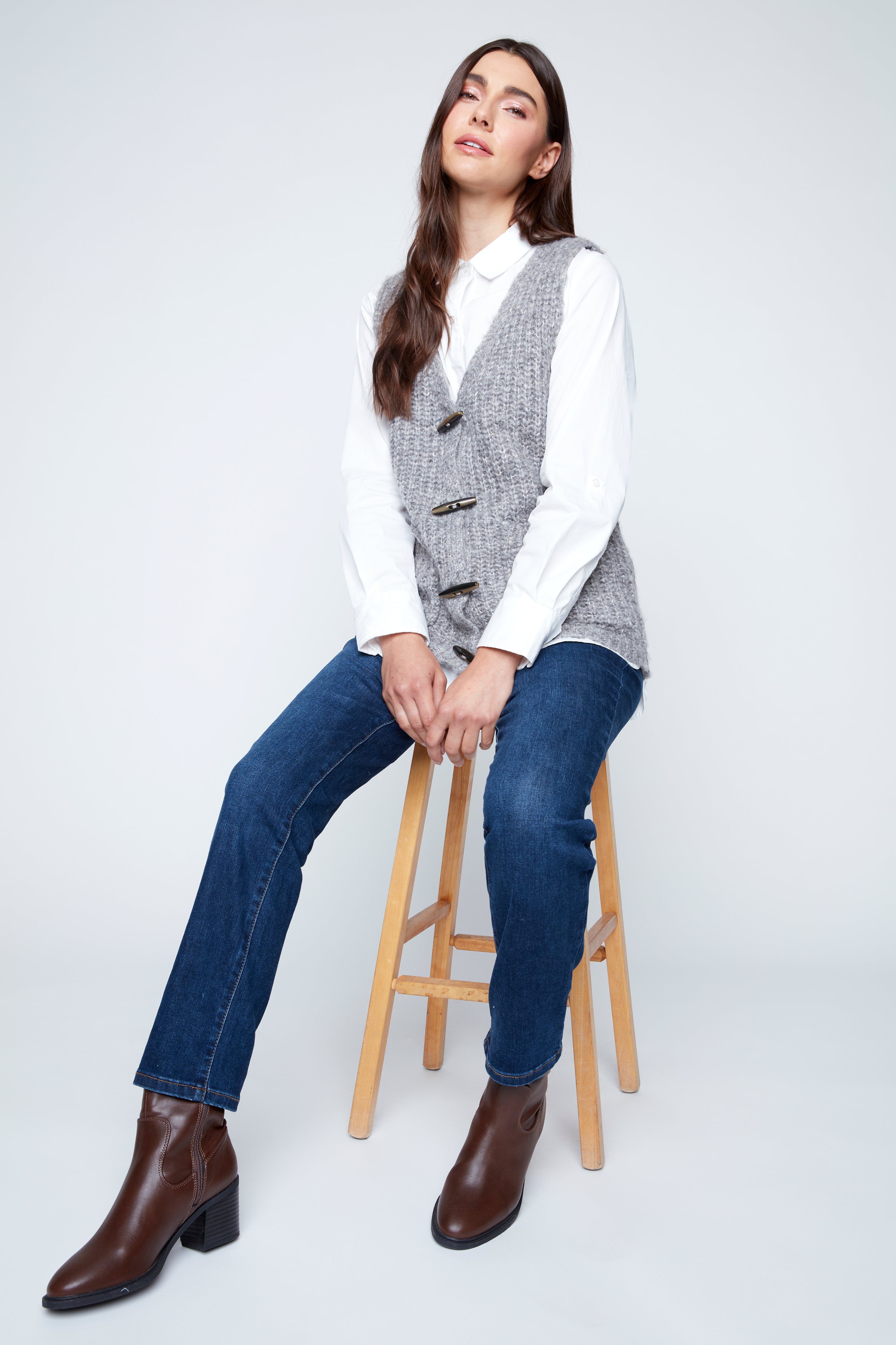 Sweater vest with pockets