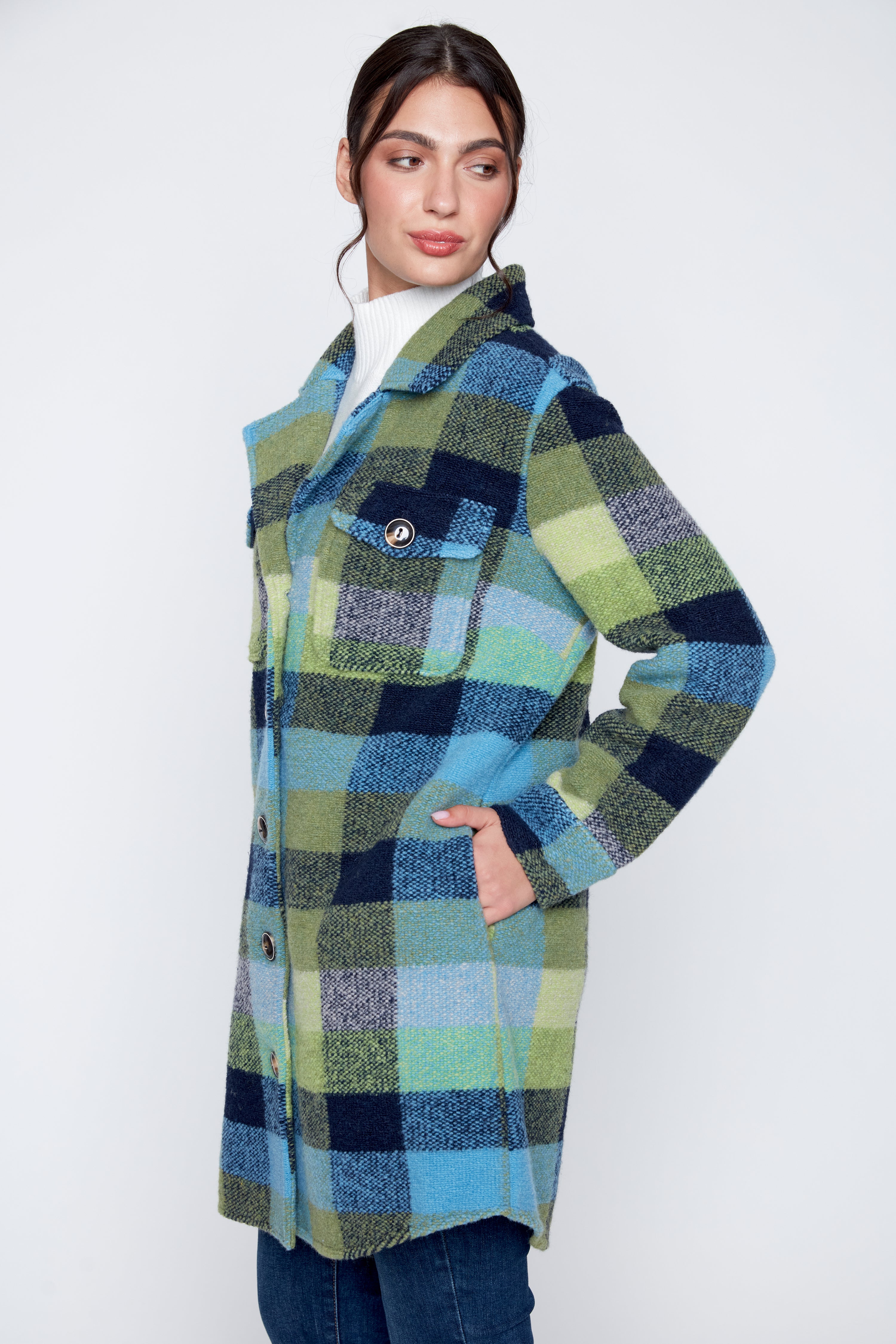 La veste en tricot à carreaux