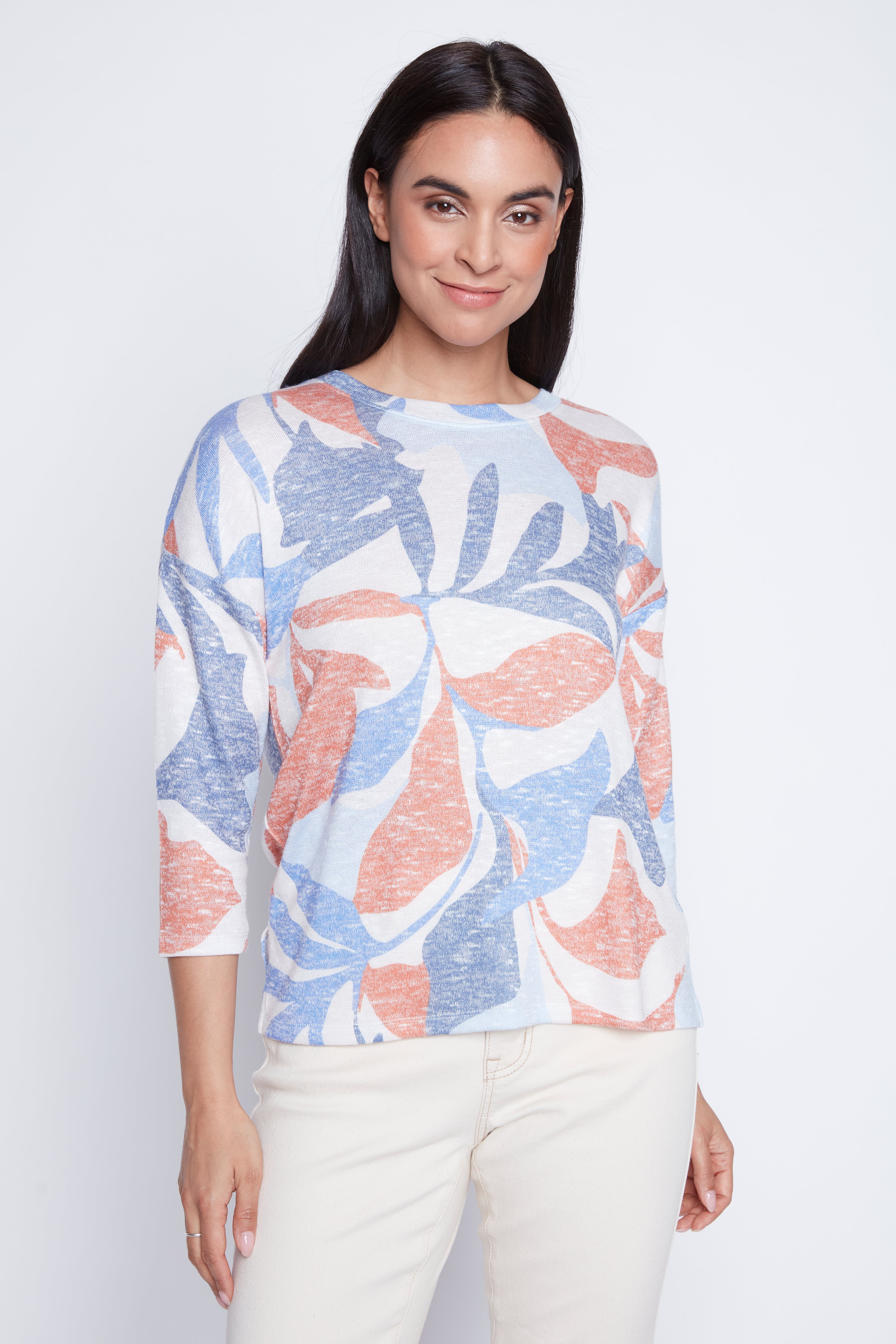 Le haut à imprimé botanique pastel