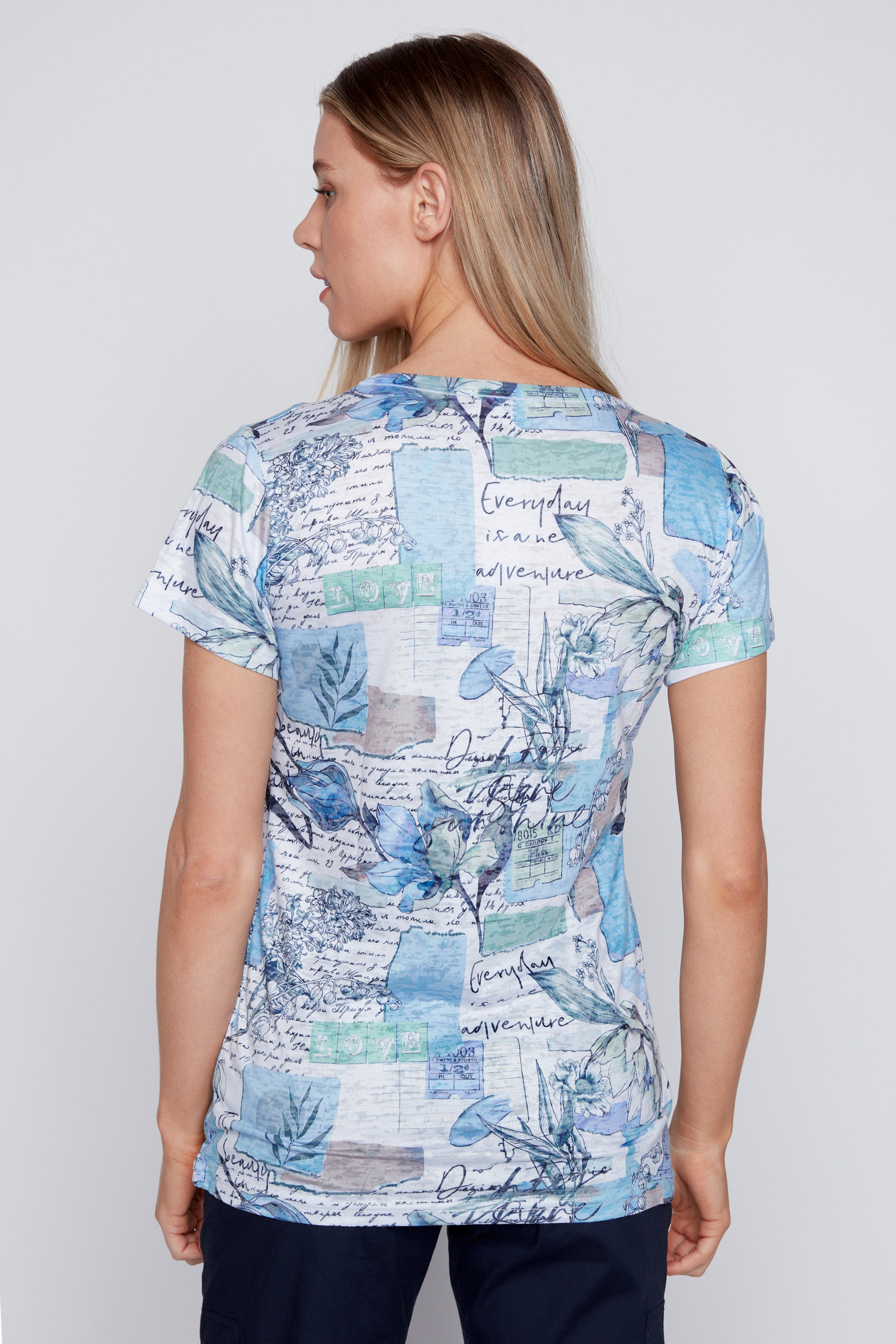 Le t-shirt à imprimé floral dévoré