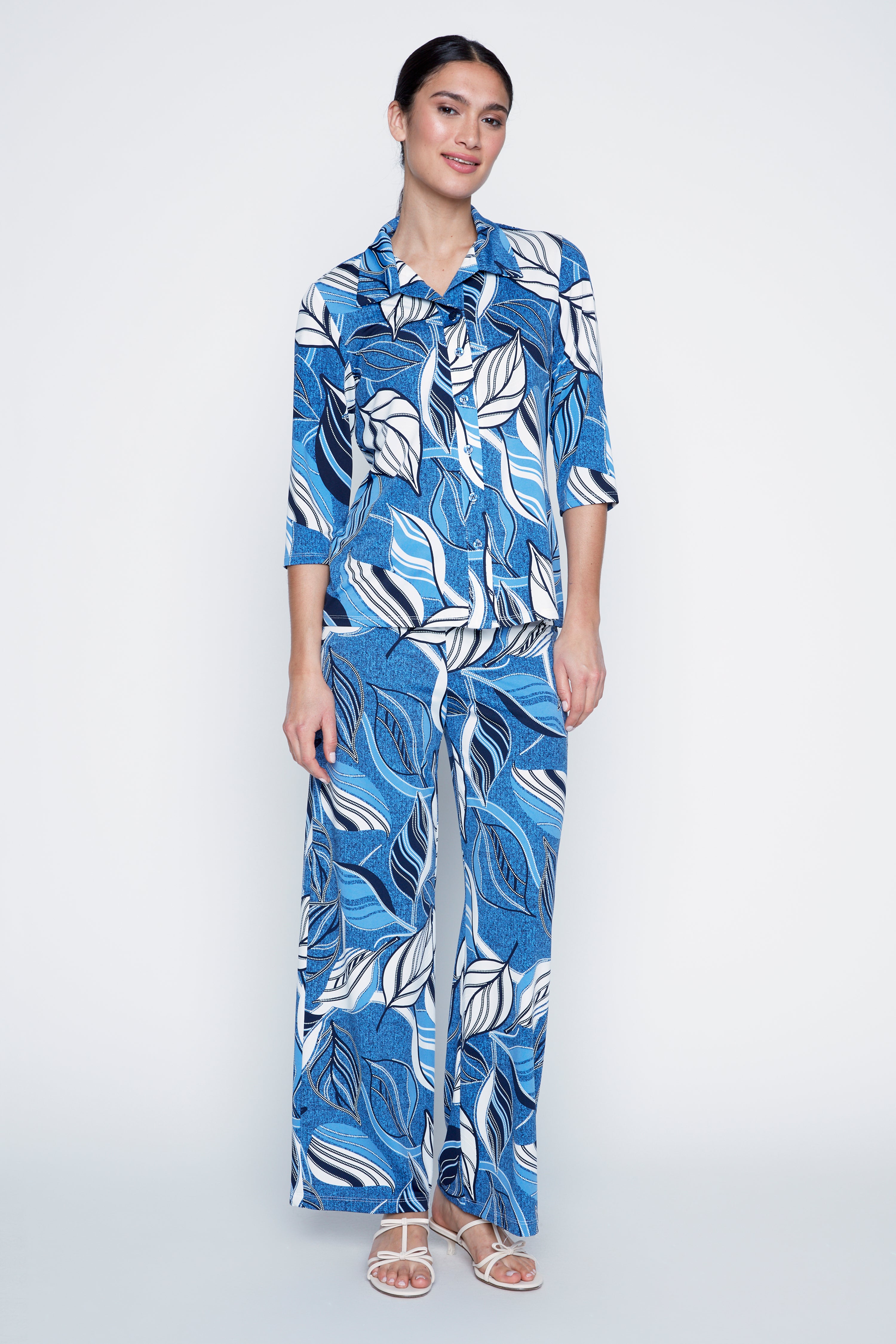 Leaf print knit blouse