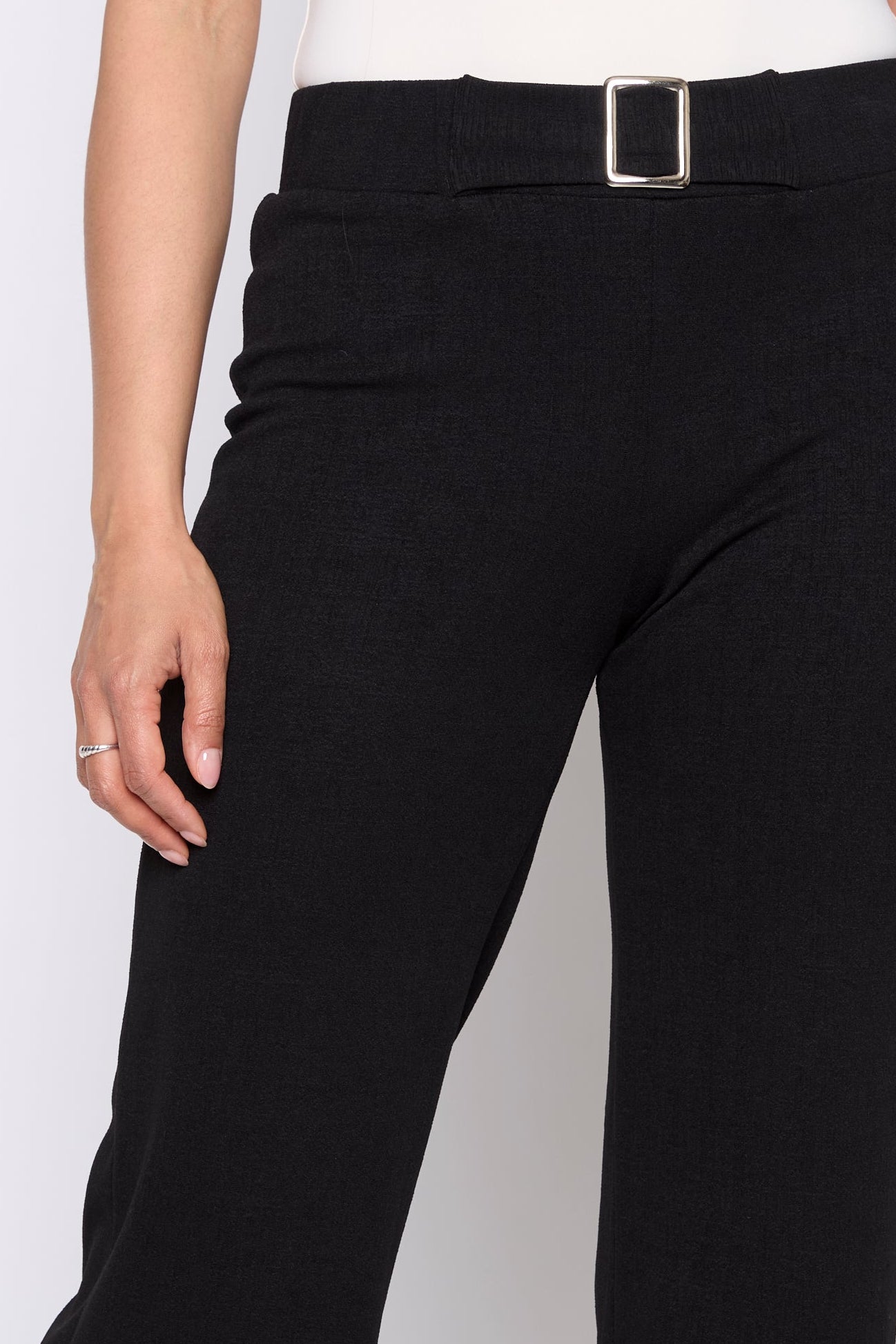 Crinkle pant with buckle