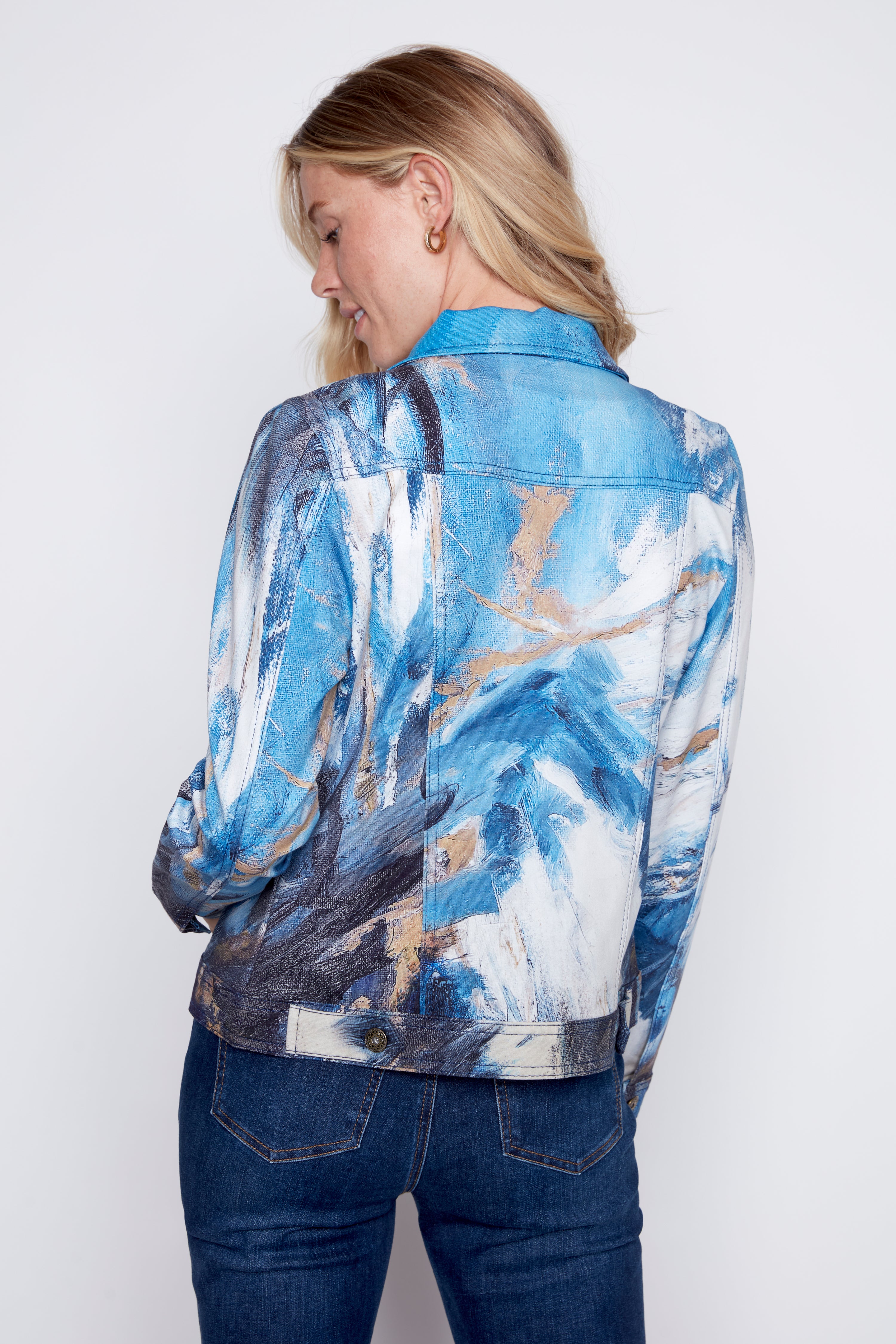 La veste style jean au design abstrait