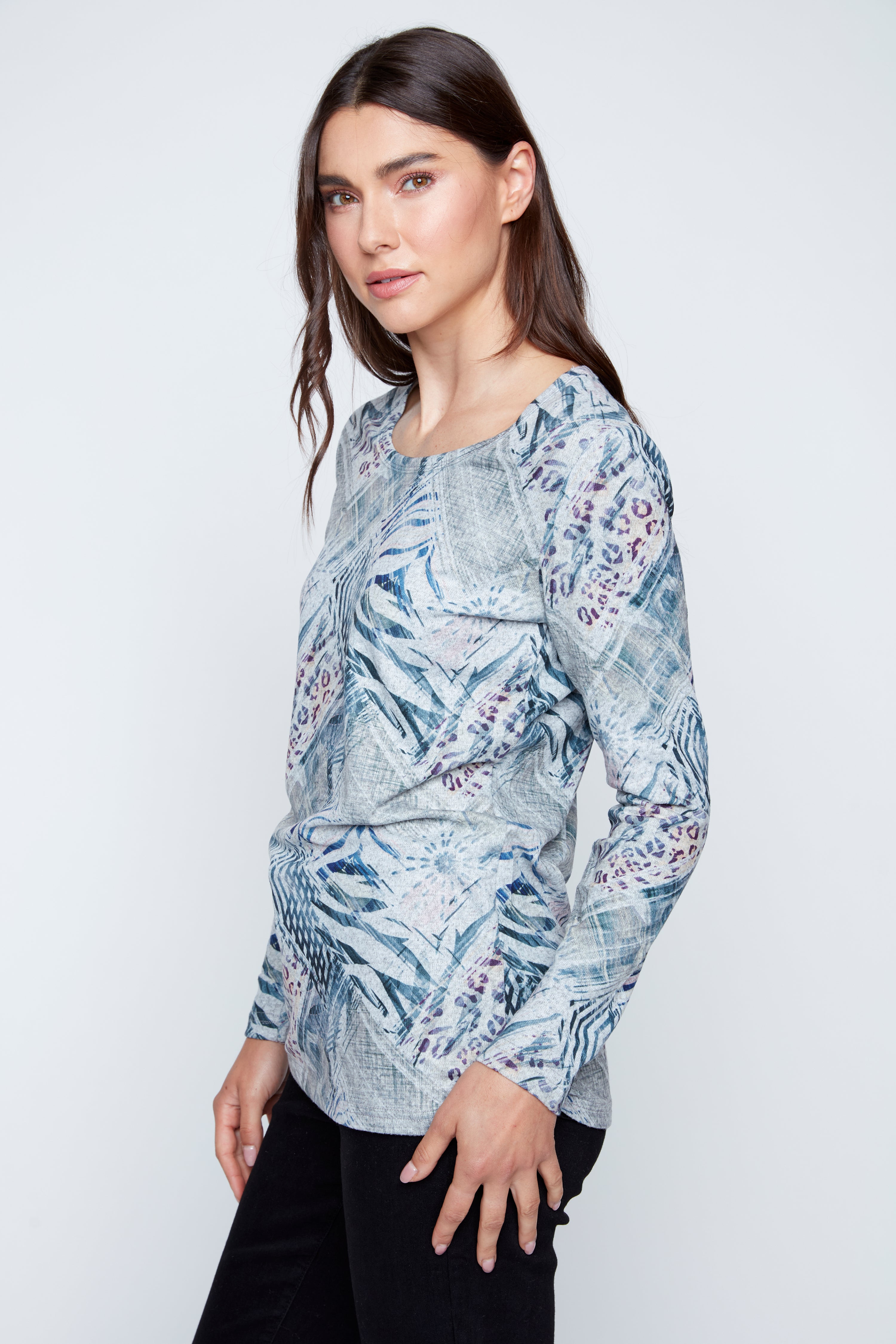 Le haut à imprimé carrés abstraits