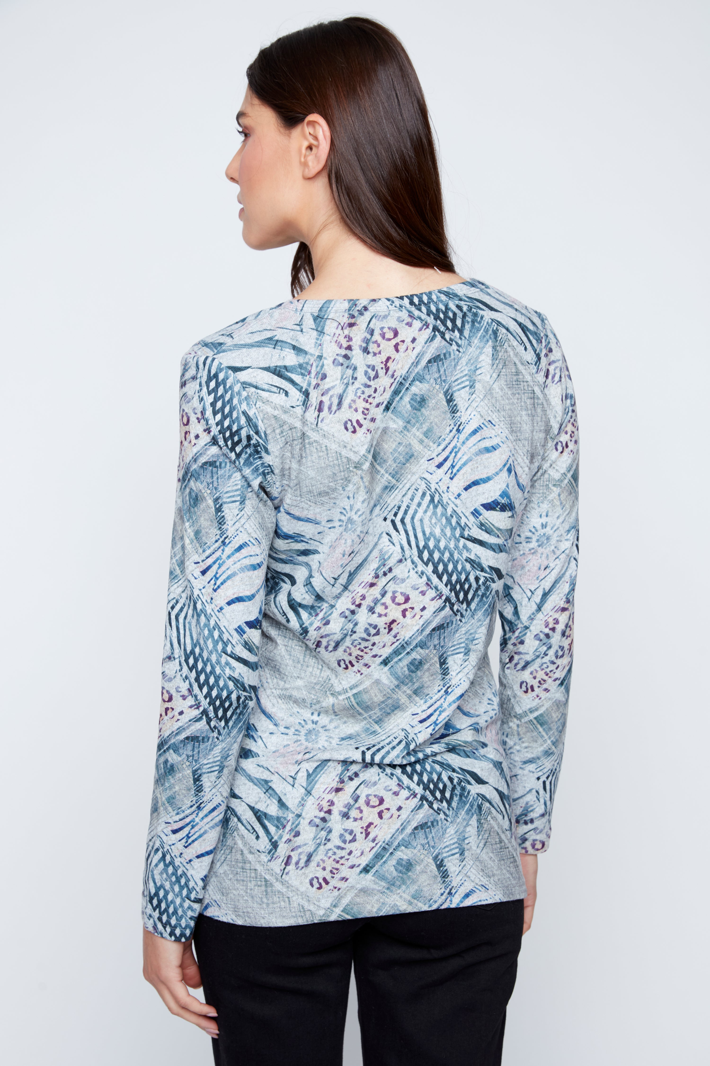 Le haut à imprimé carrés abstraits