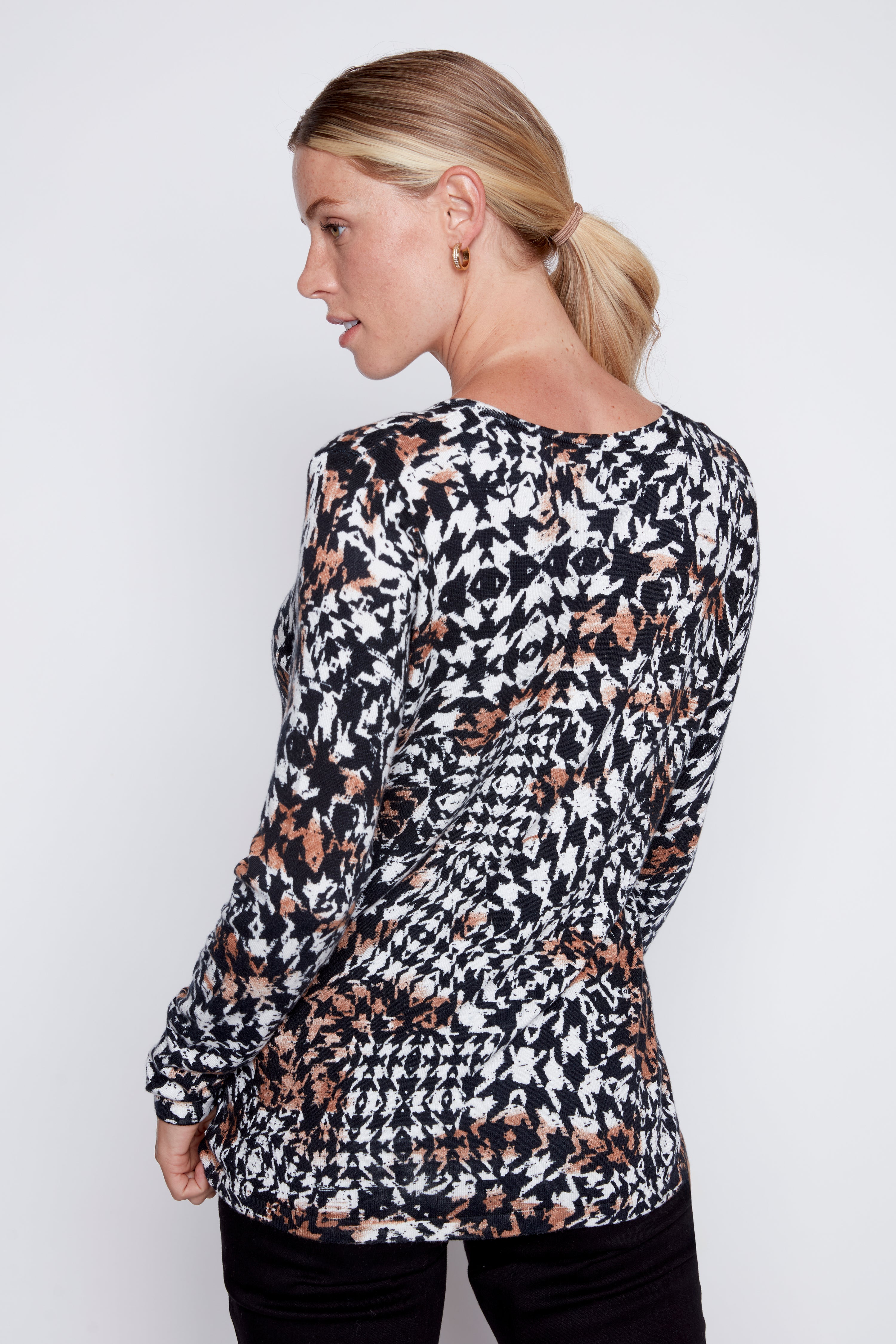 Houndstooth design sweater
