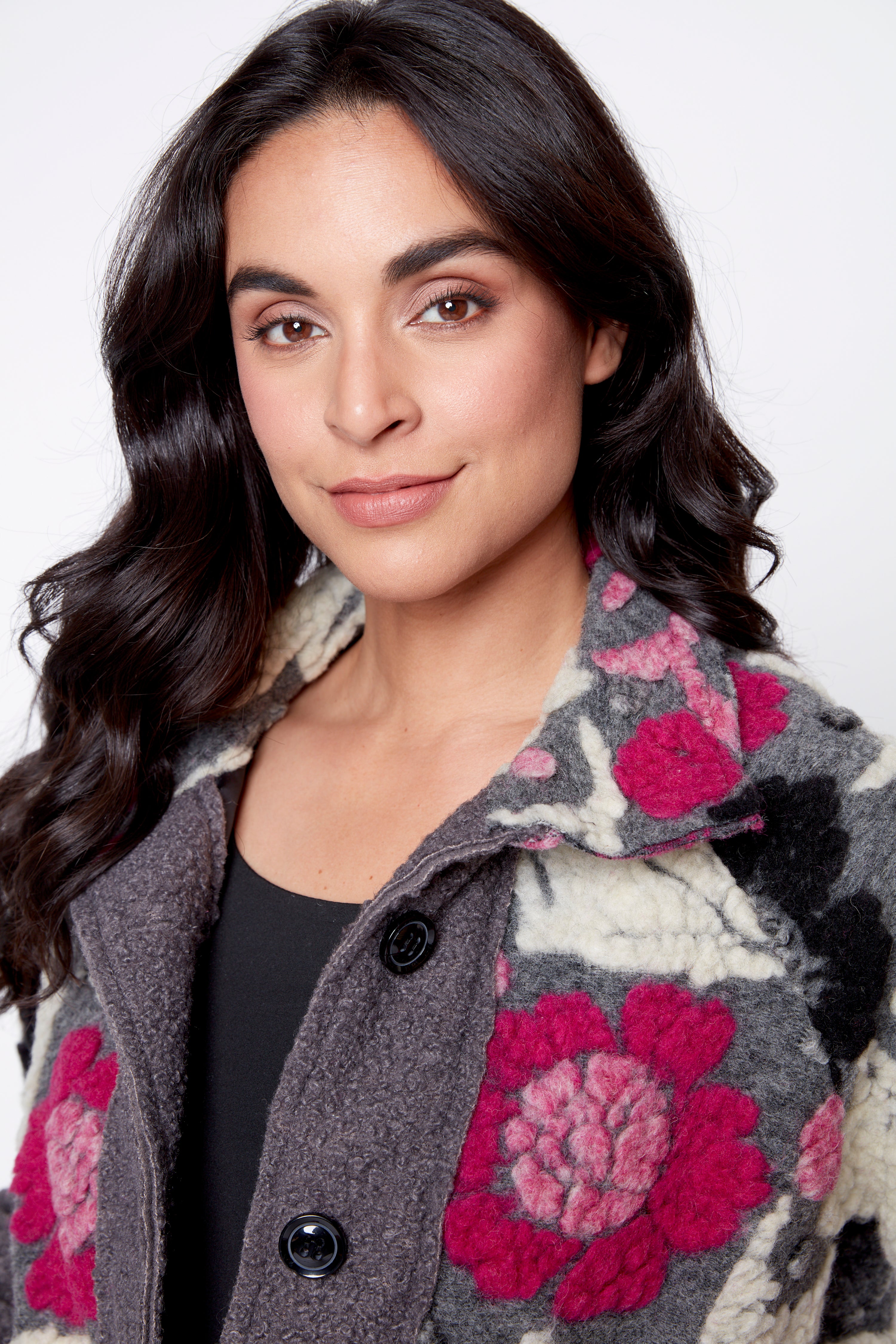 La veste en laine bouillie à broderie florale