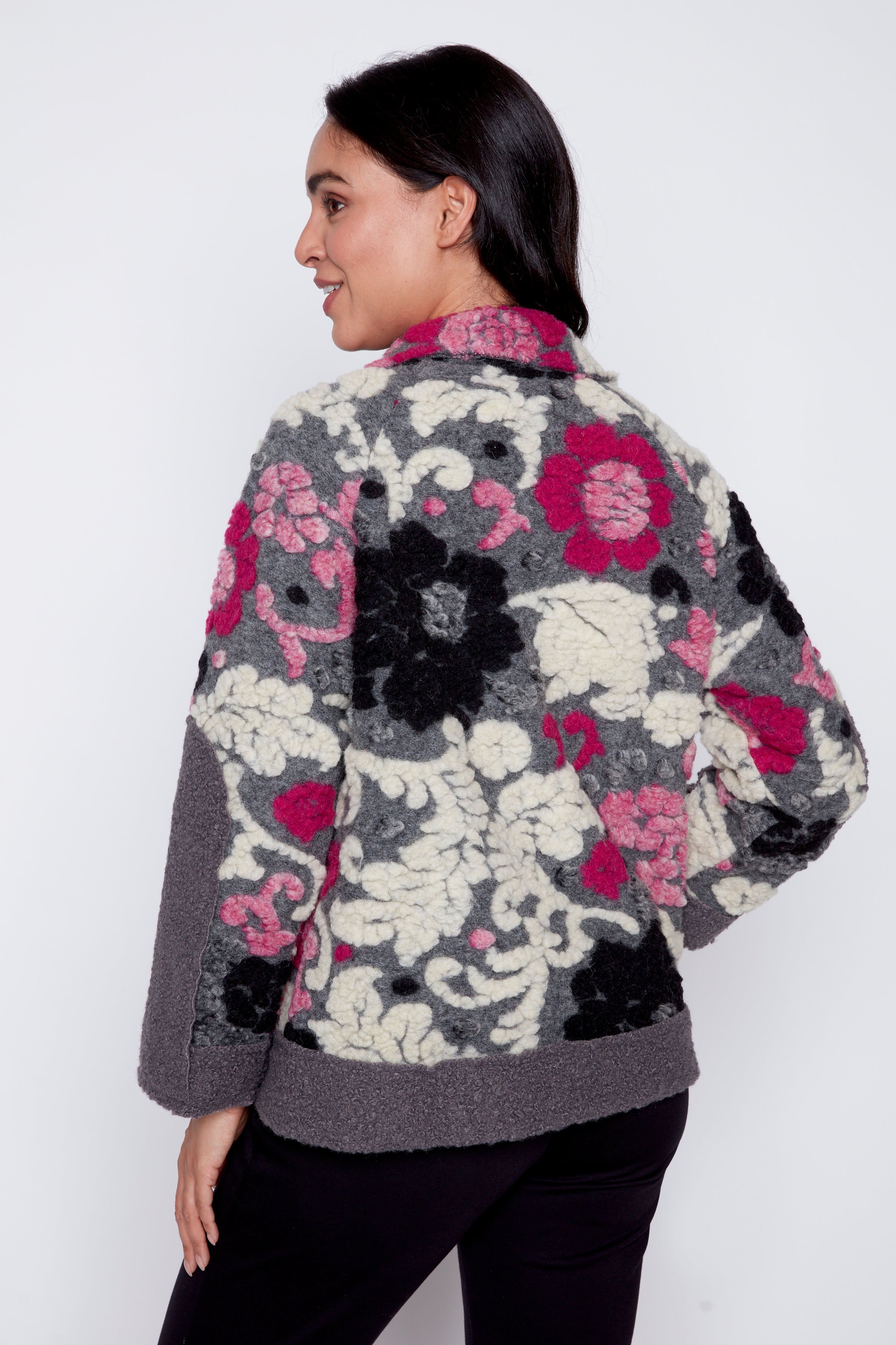 La veste en laine bouillie à broderie florale