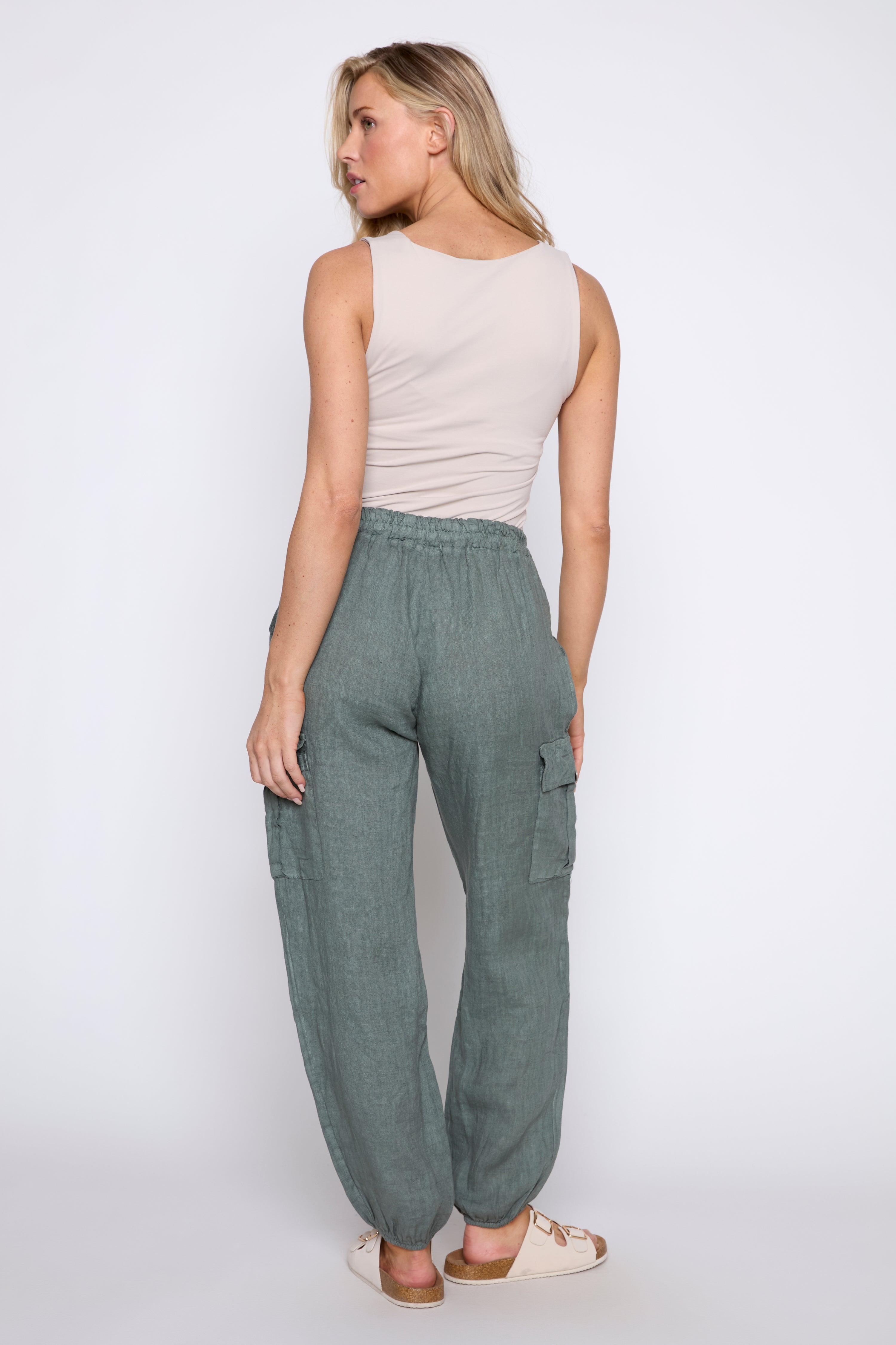 #color_KHAKI