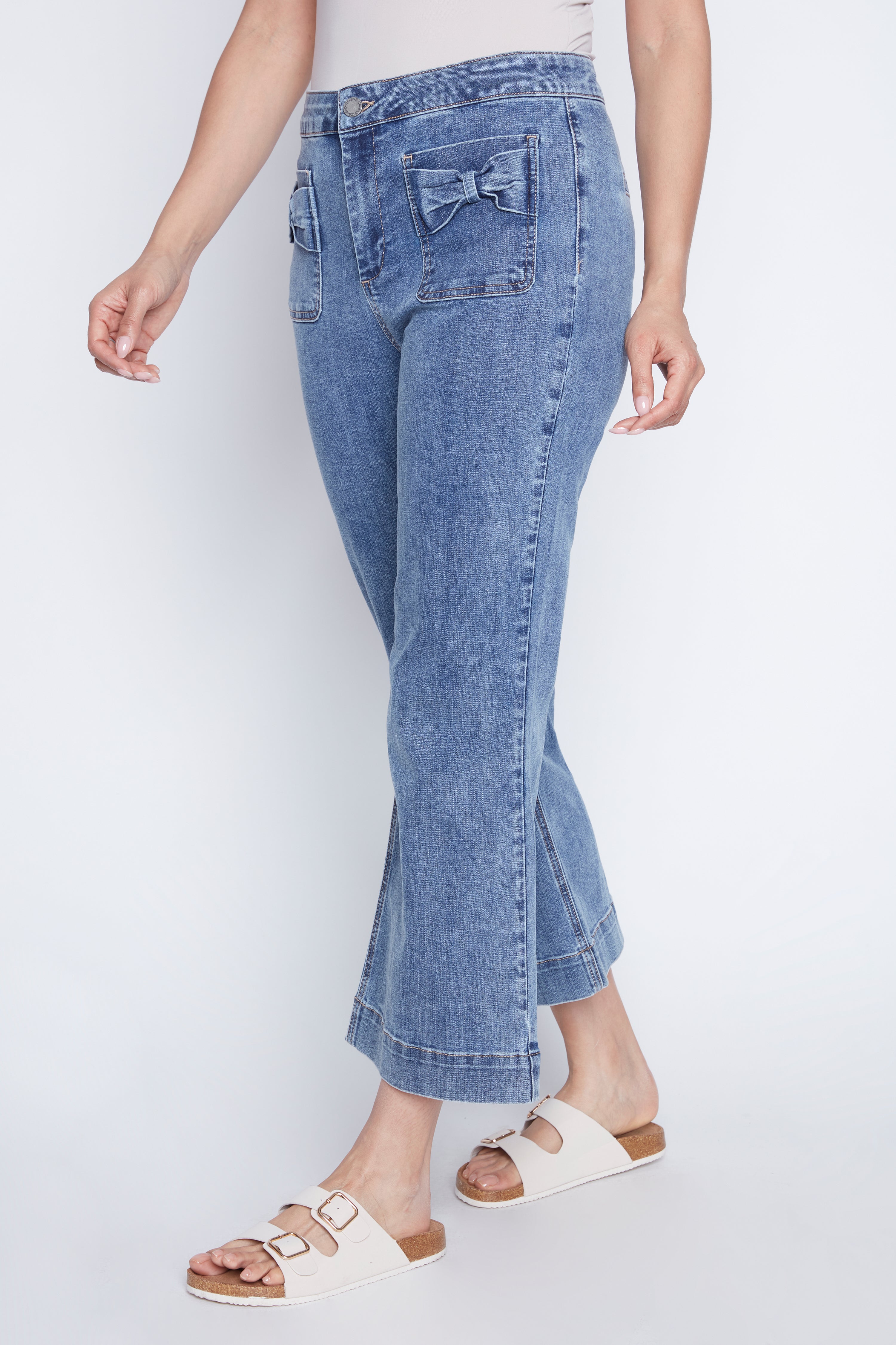 Flare leg bow pocket jean