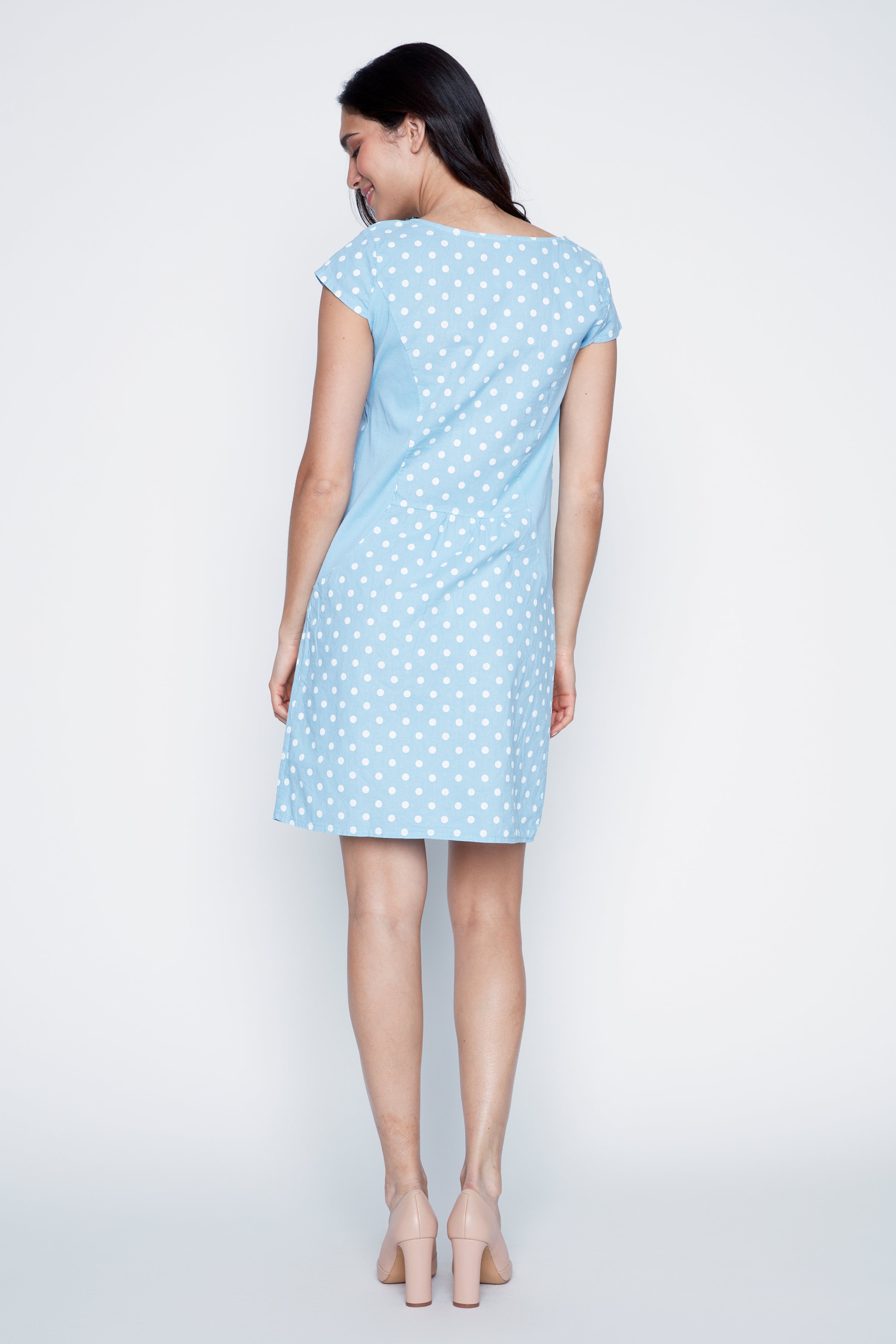 La robe en coton imprimé pois