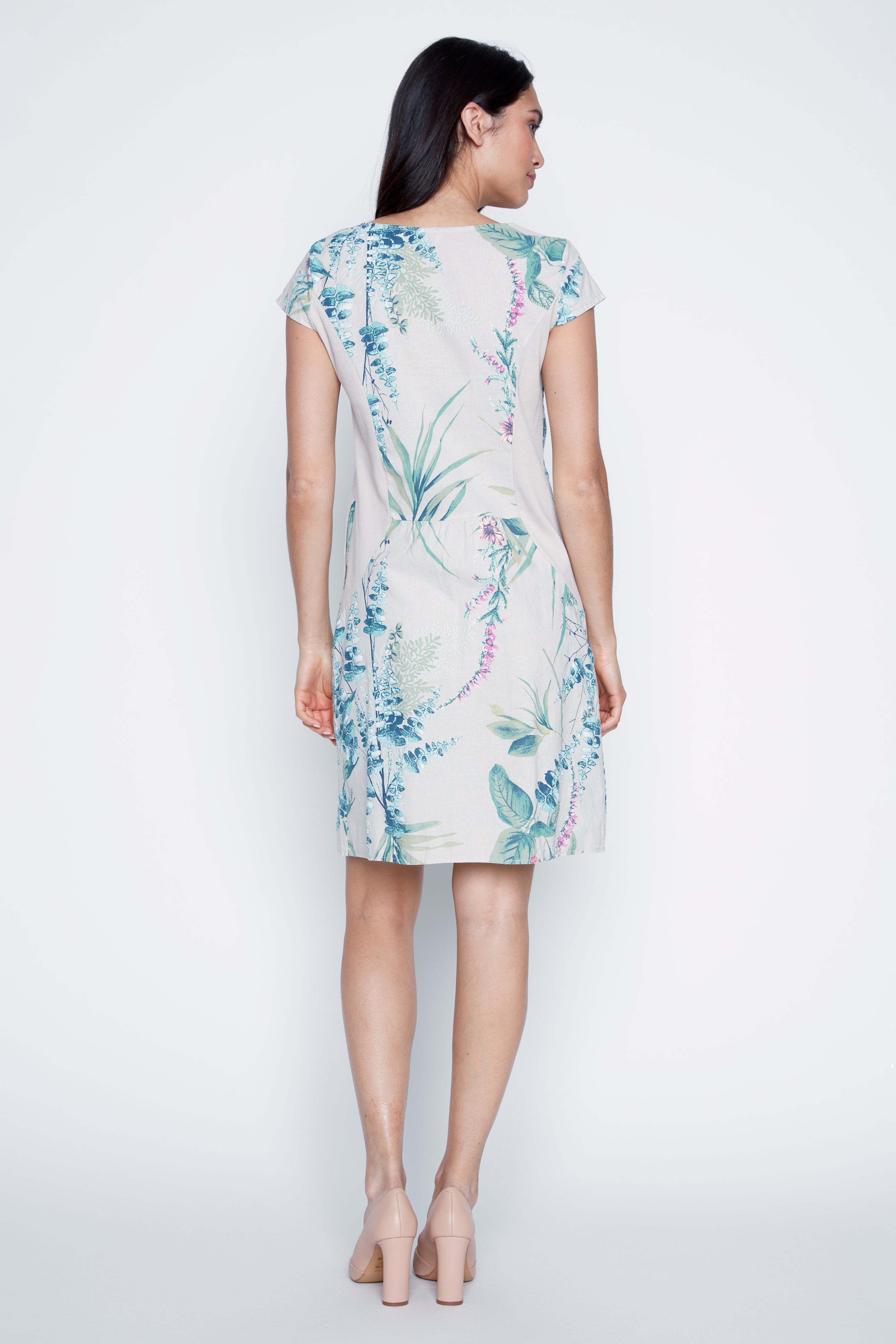 La robe en coton à imprimé tropical