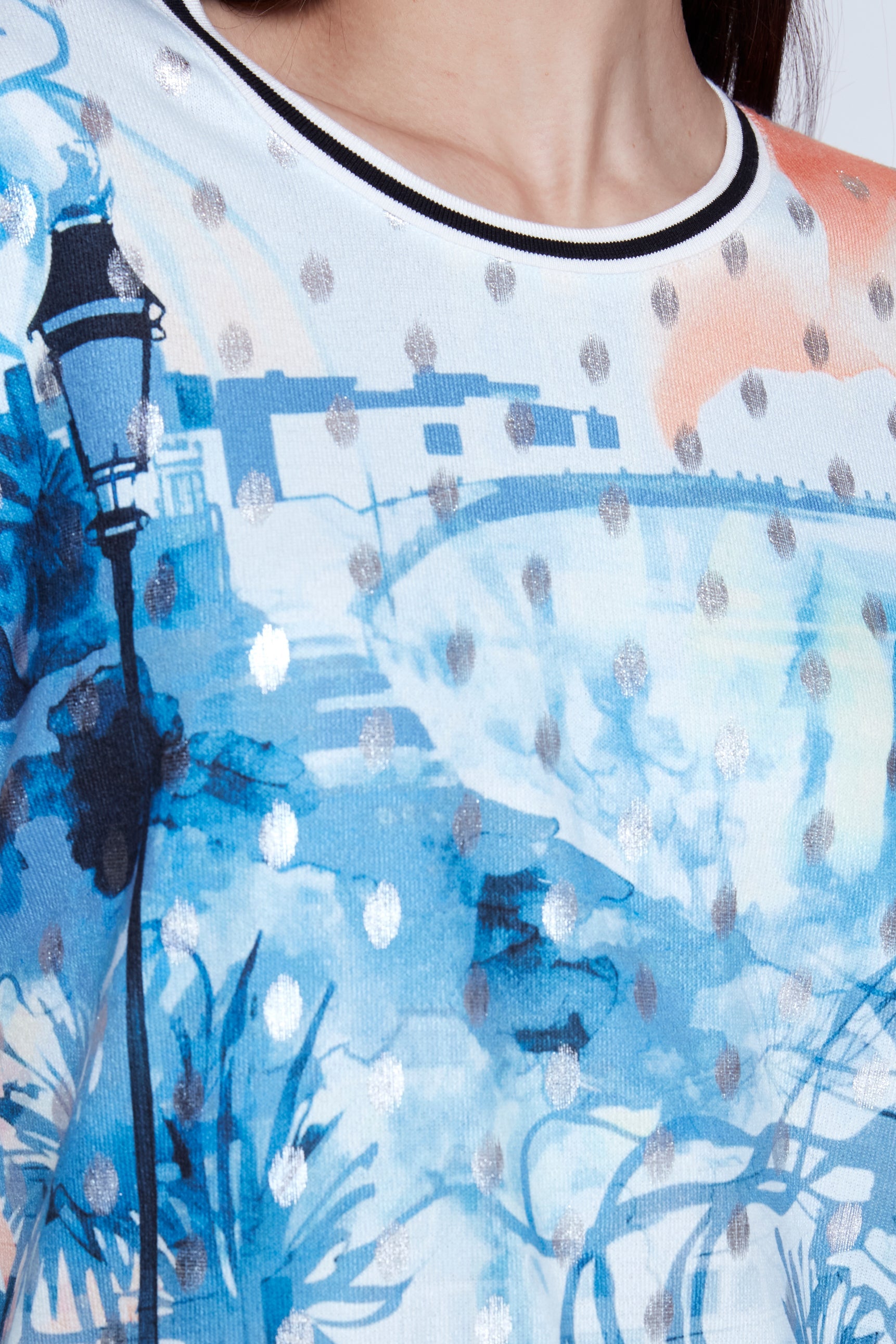 Light weight printed sweater