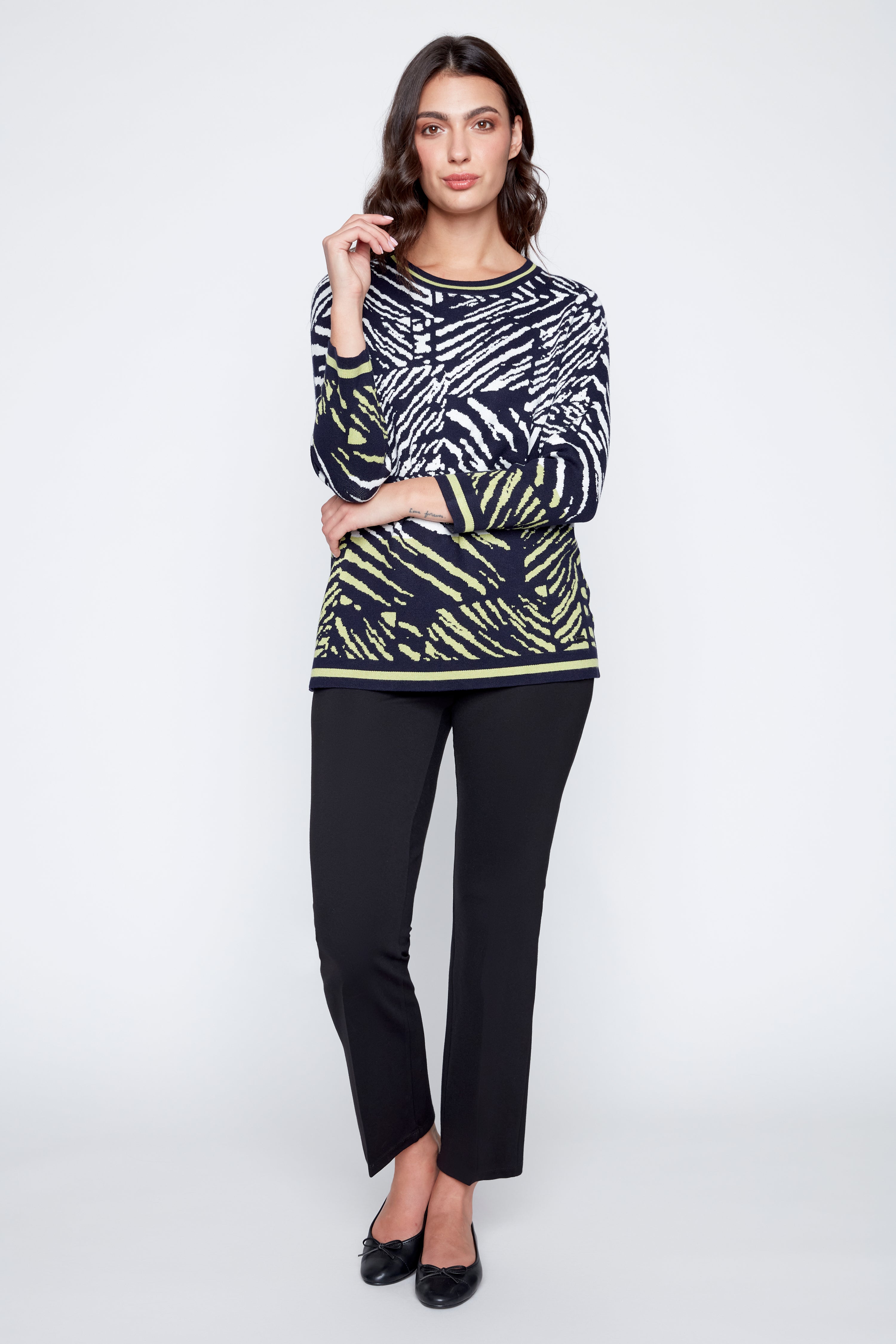 Le pull en maille légère imprimée