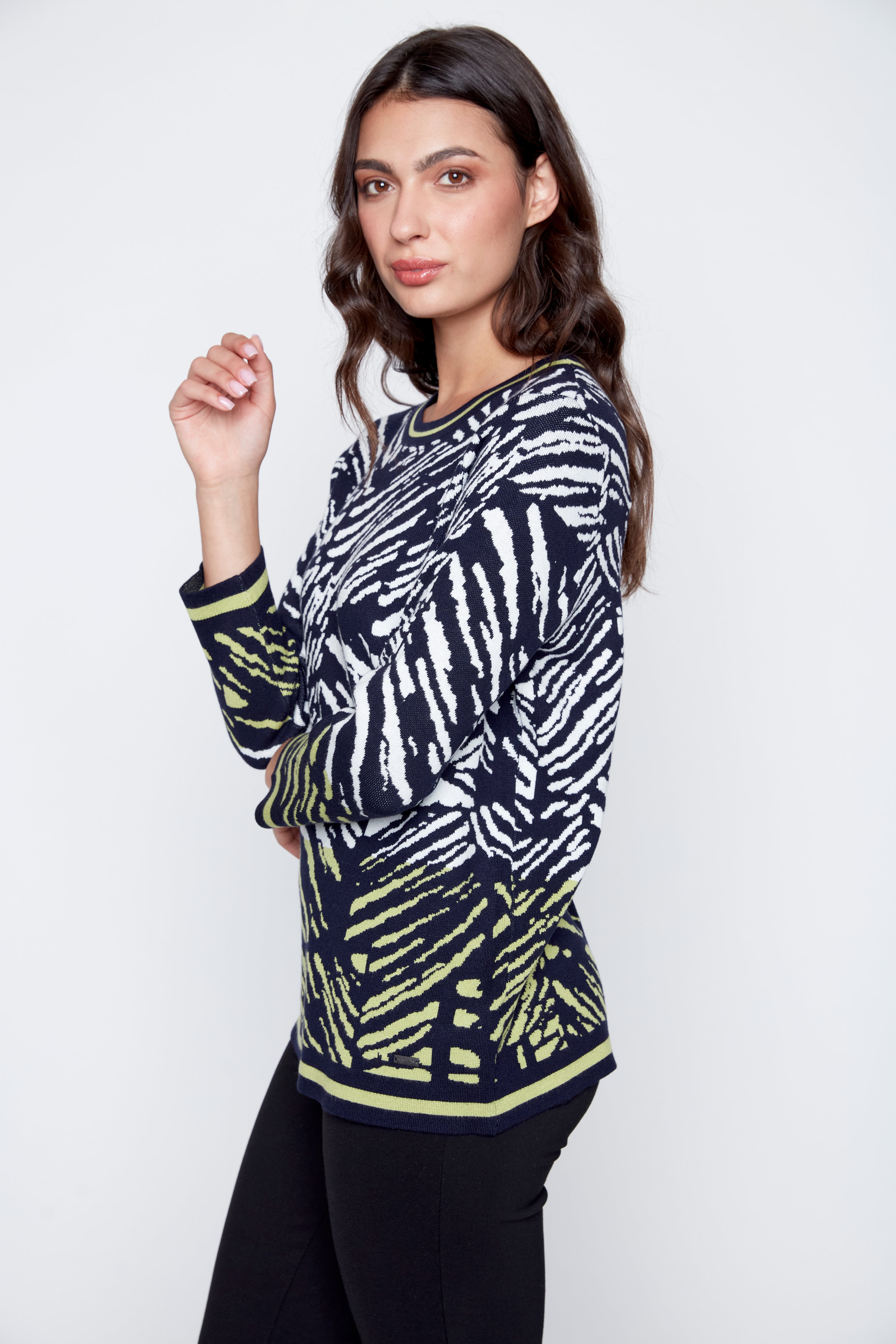 Le pull en maille légère imprimée