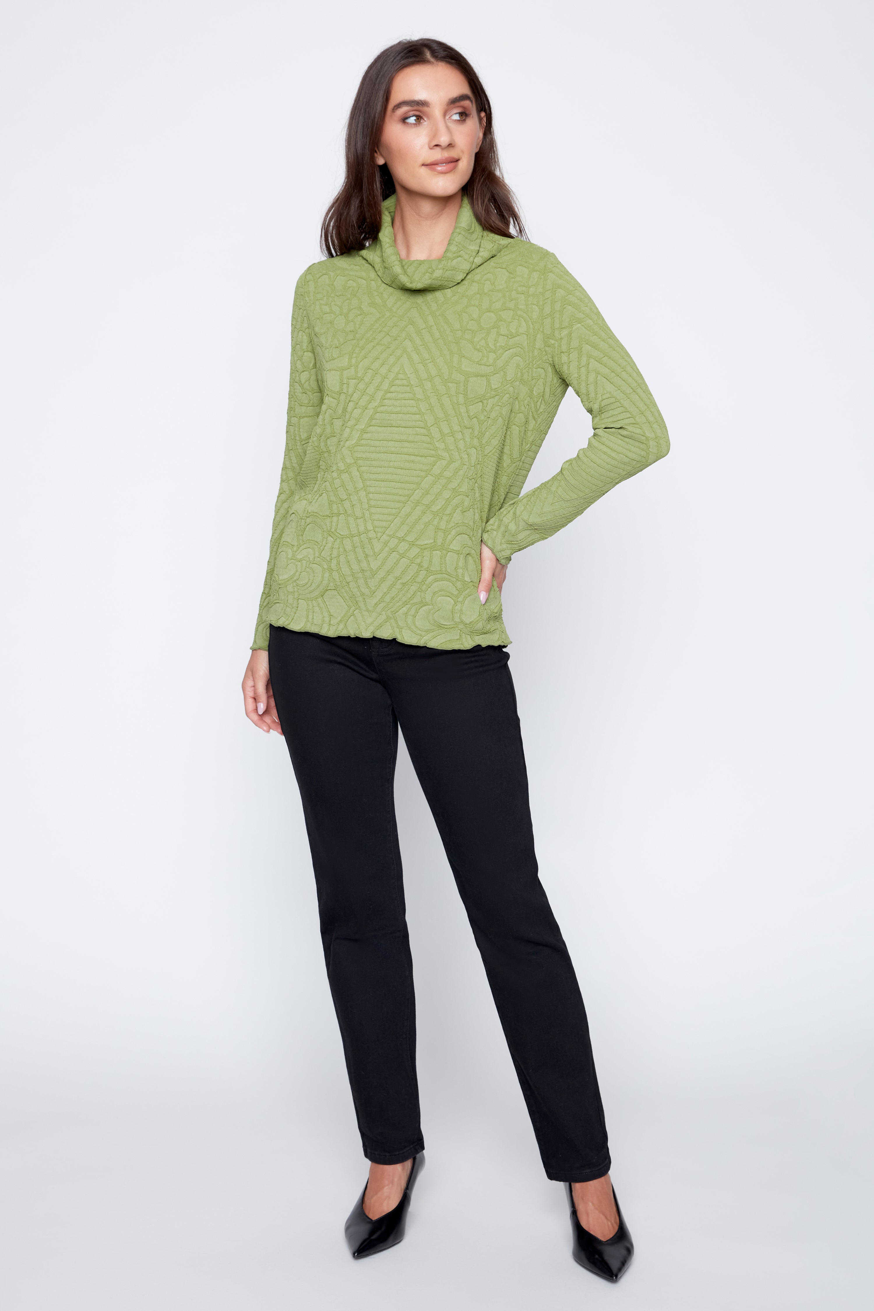 Le haut fleuri plissé