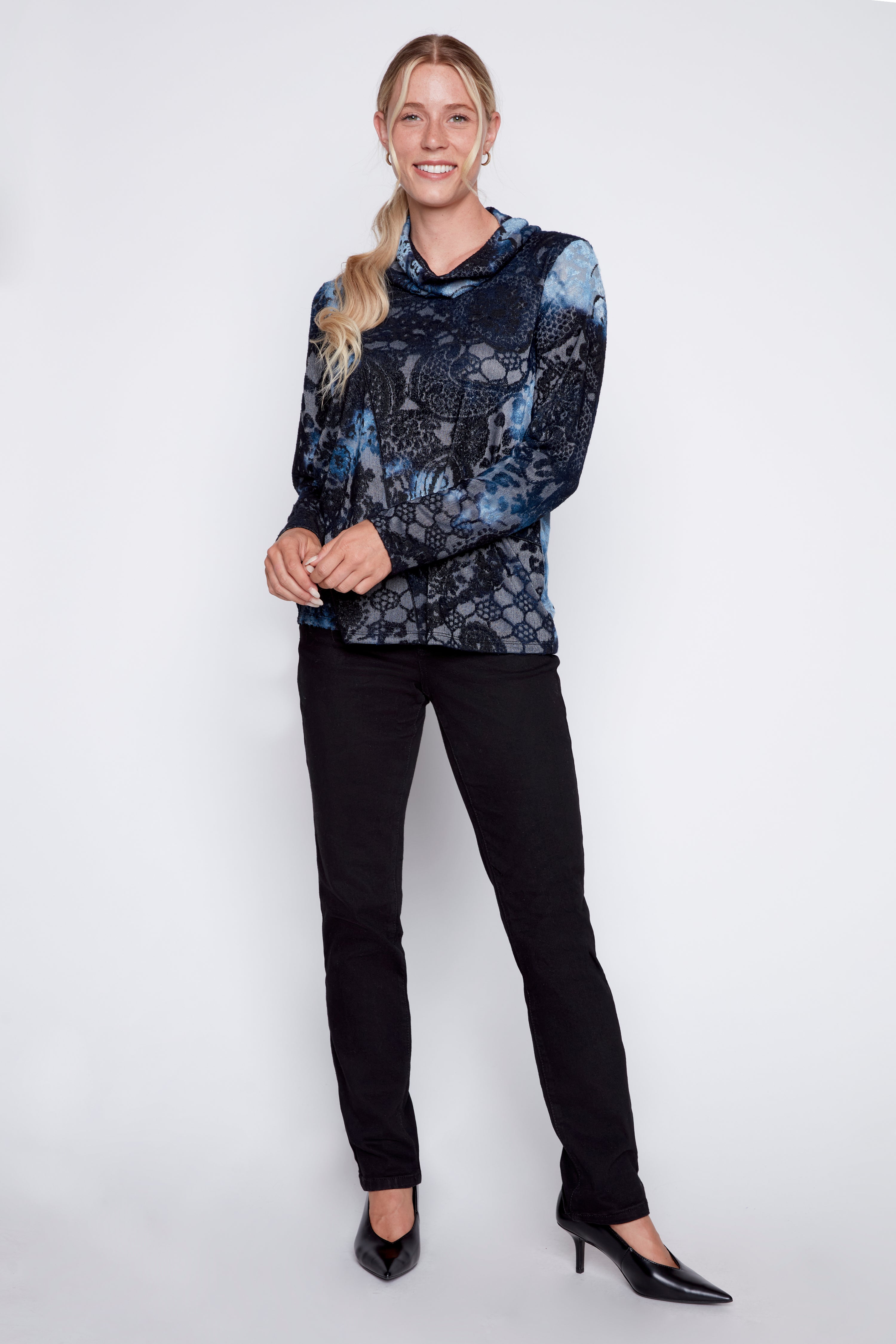 Le haut jacquard tie-dye dévoré