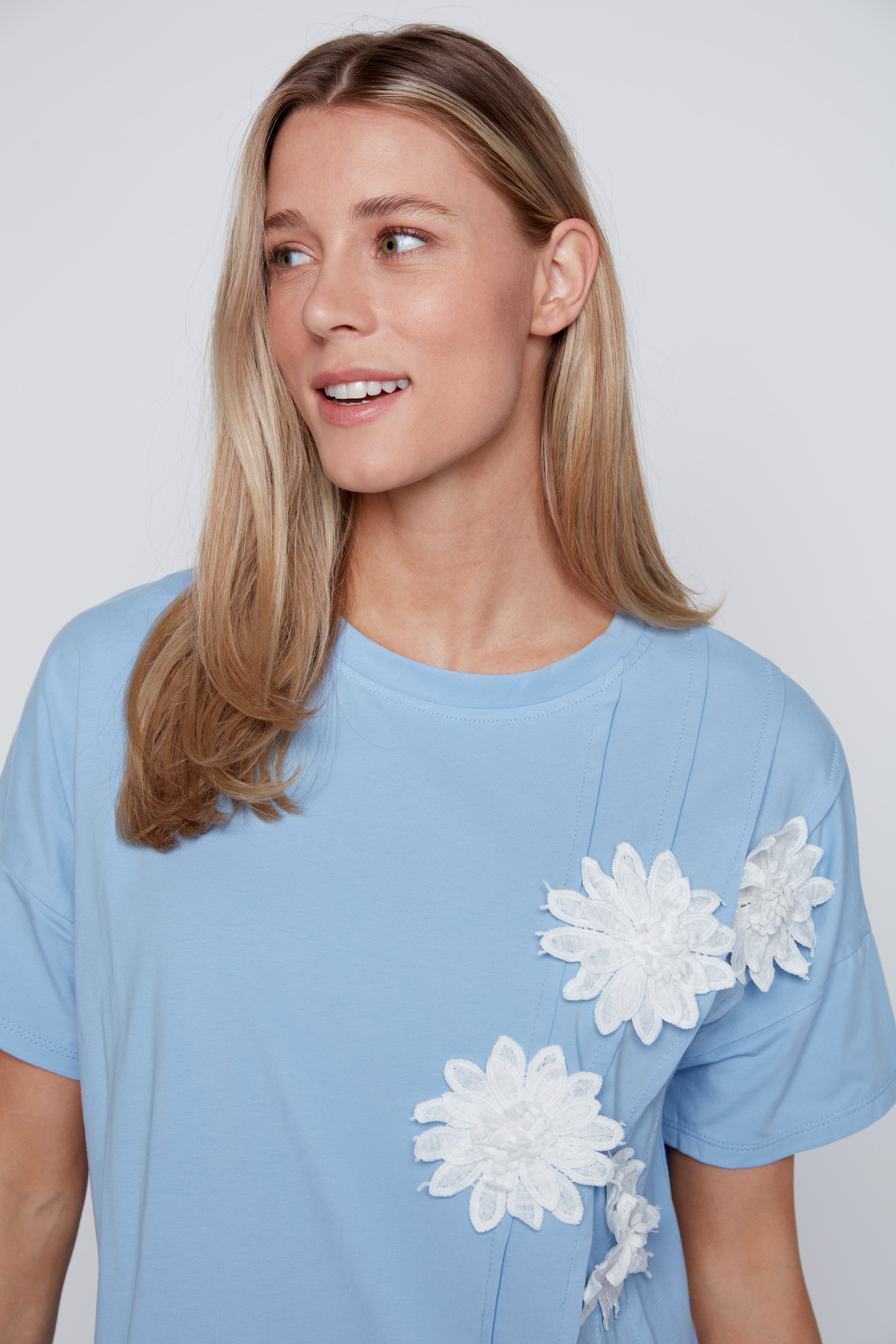 Crochet flowers t-shirt