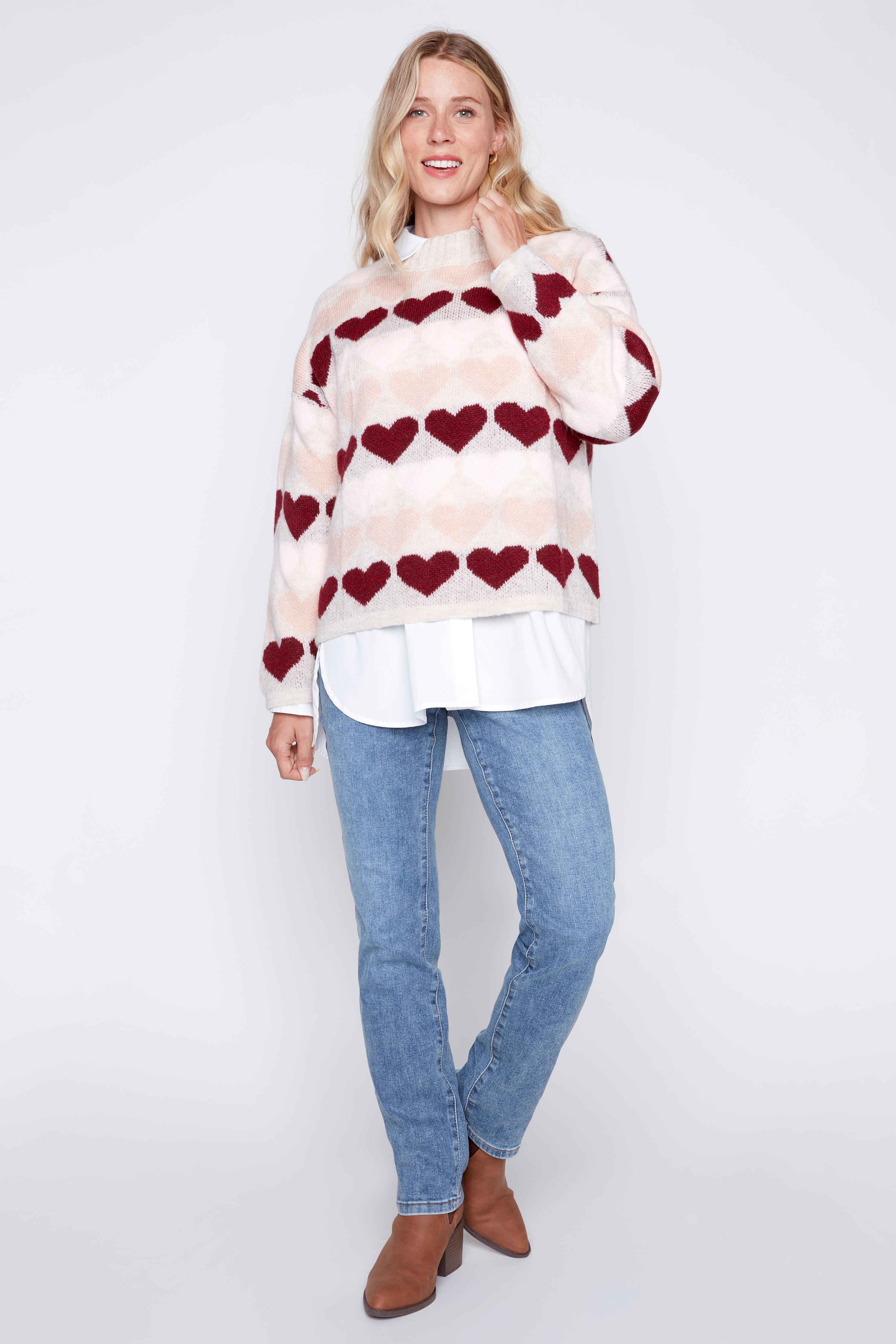 Le pull à motif cœurs