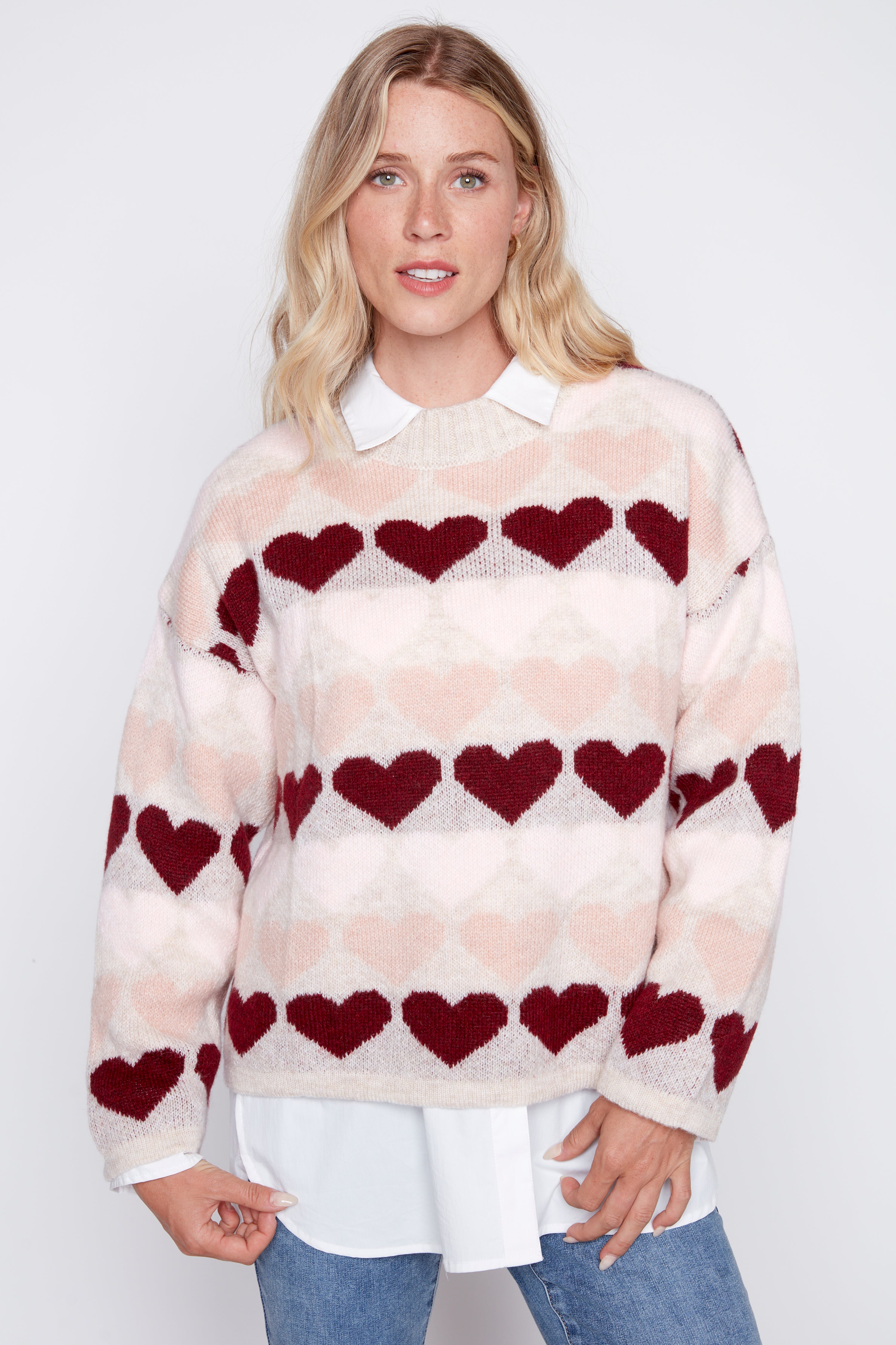 Le pull à motif cœurs