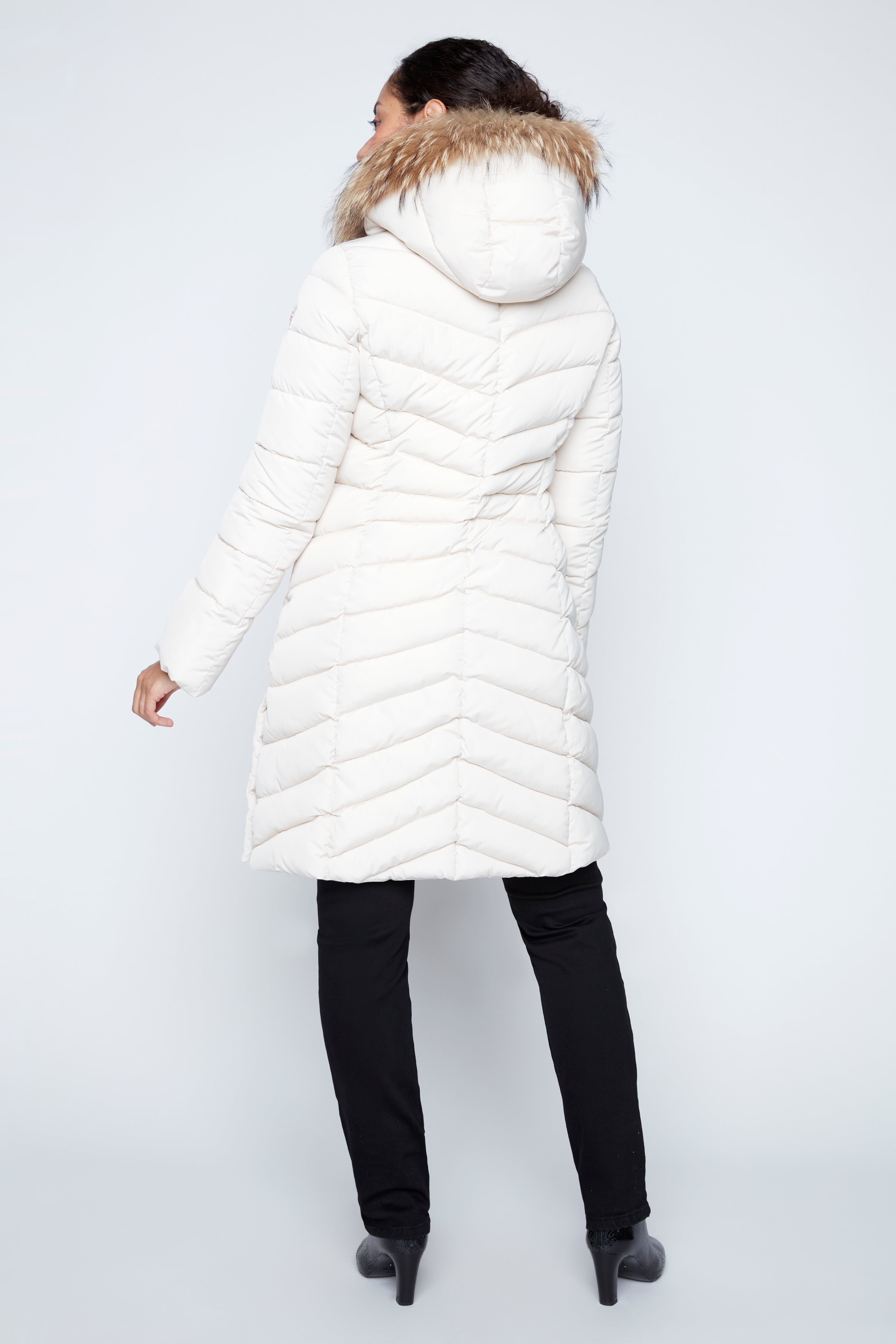 V quilt puffer jacket