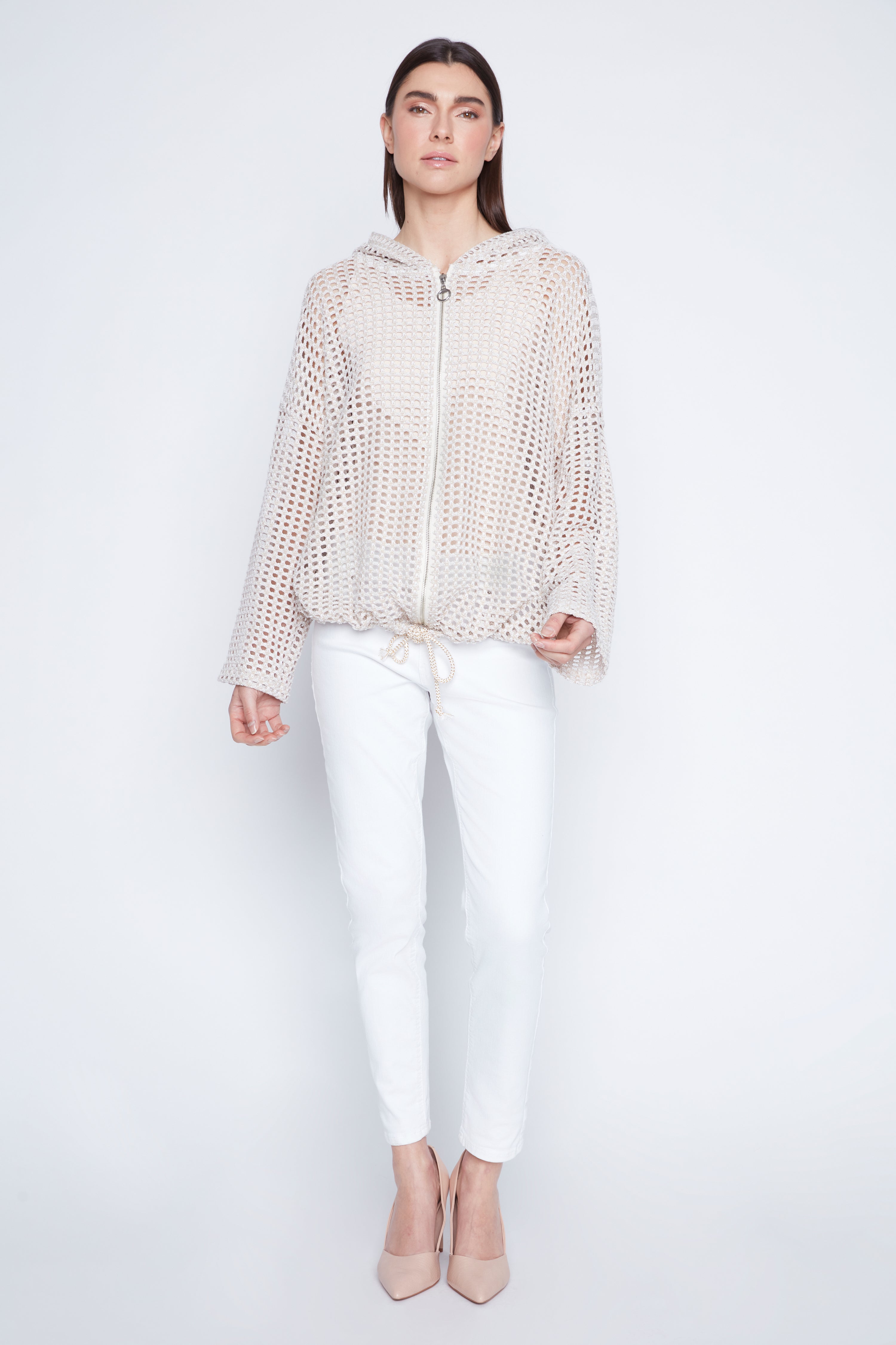 Le gilet à capuche en crochet