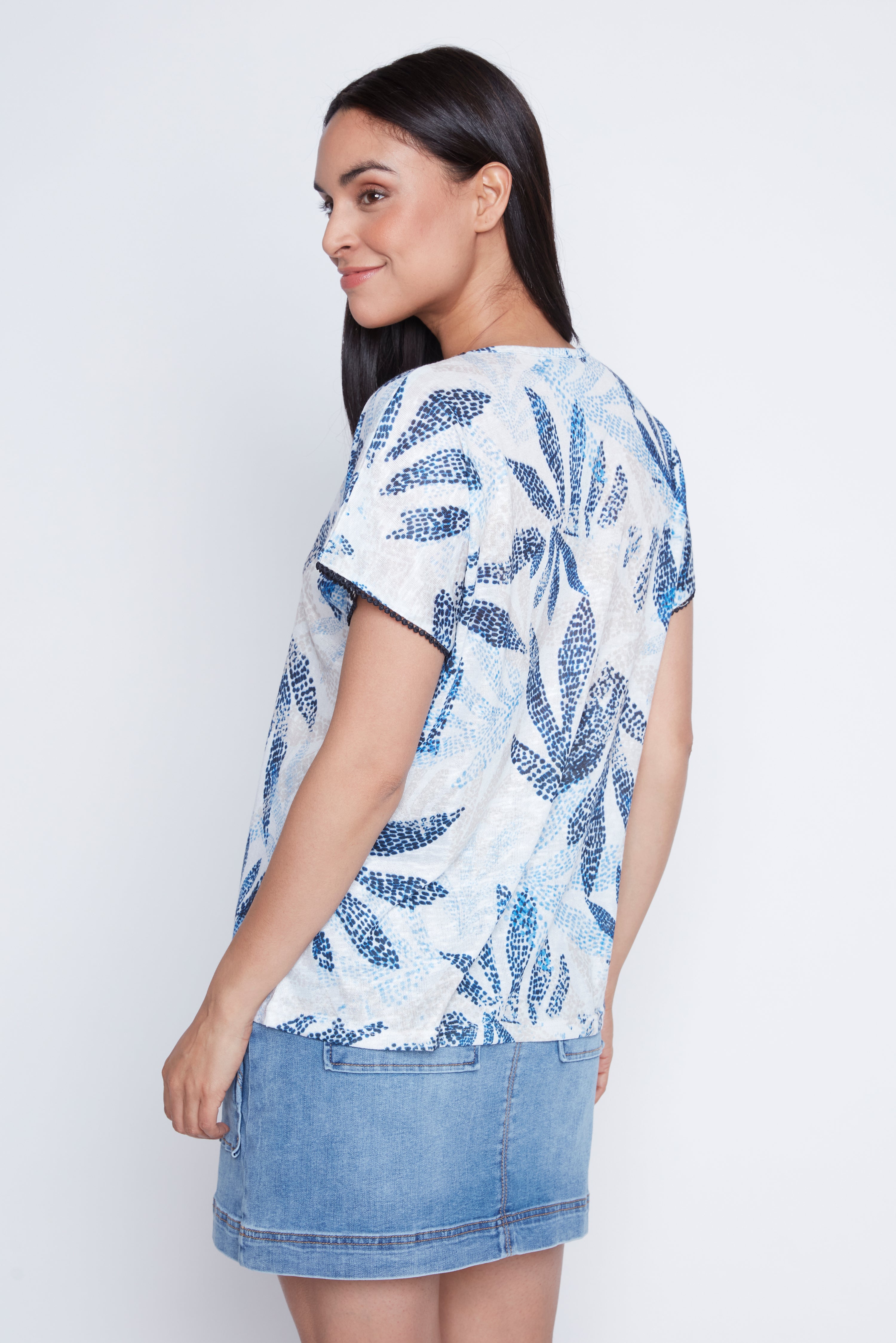 Leaves design top